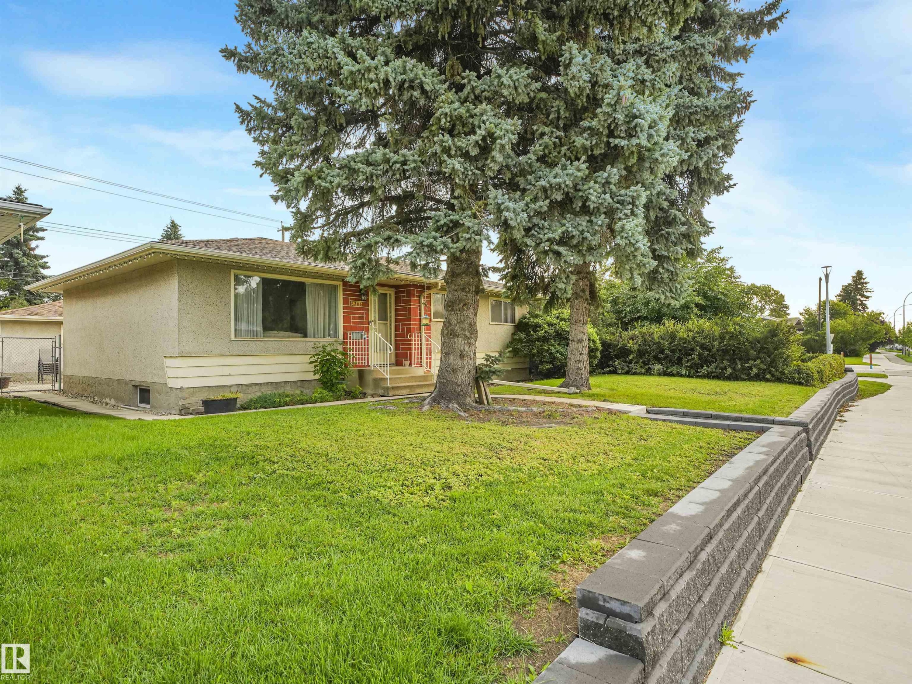 6206 132 Avenue Nw, Edmonton, AB - Outdoor