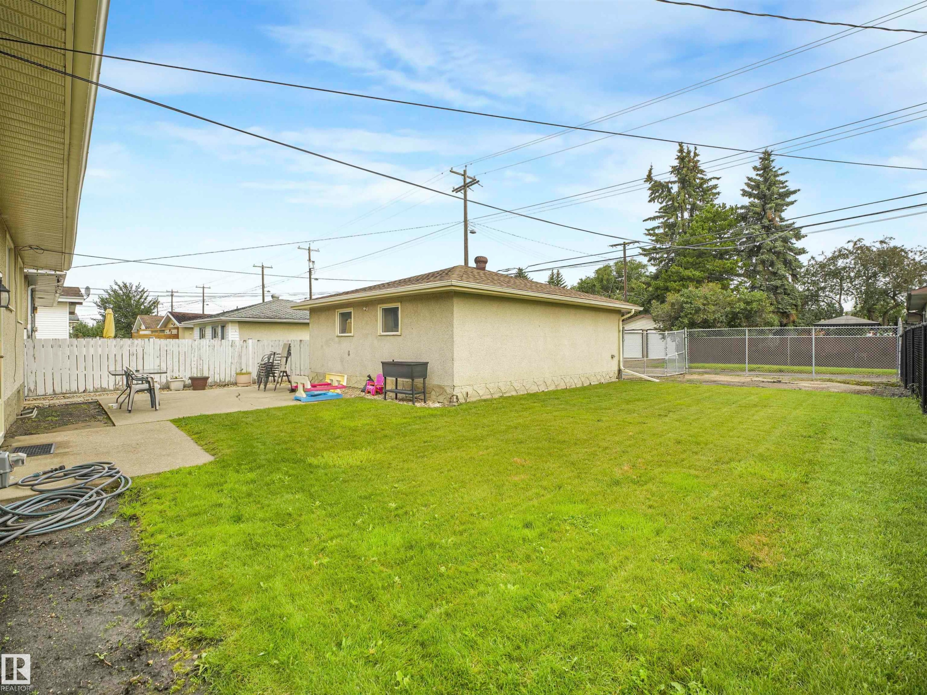 6206 132 Avenue Nw, Edmonton, AB - Outdoor With Backyard