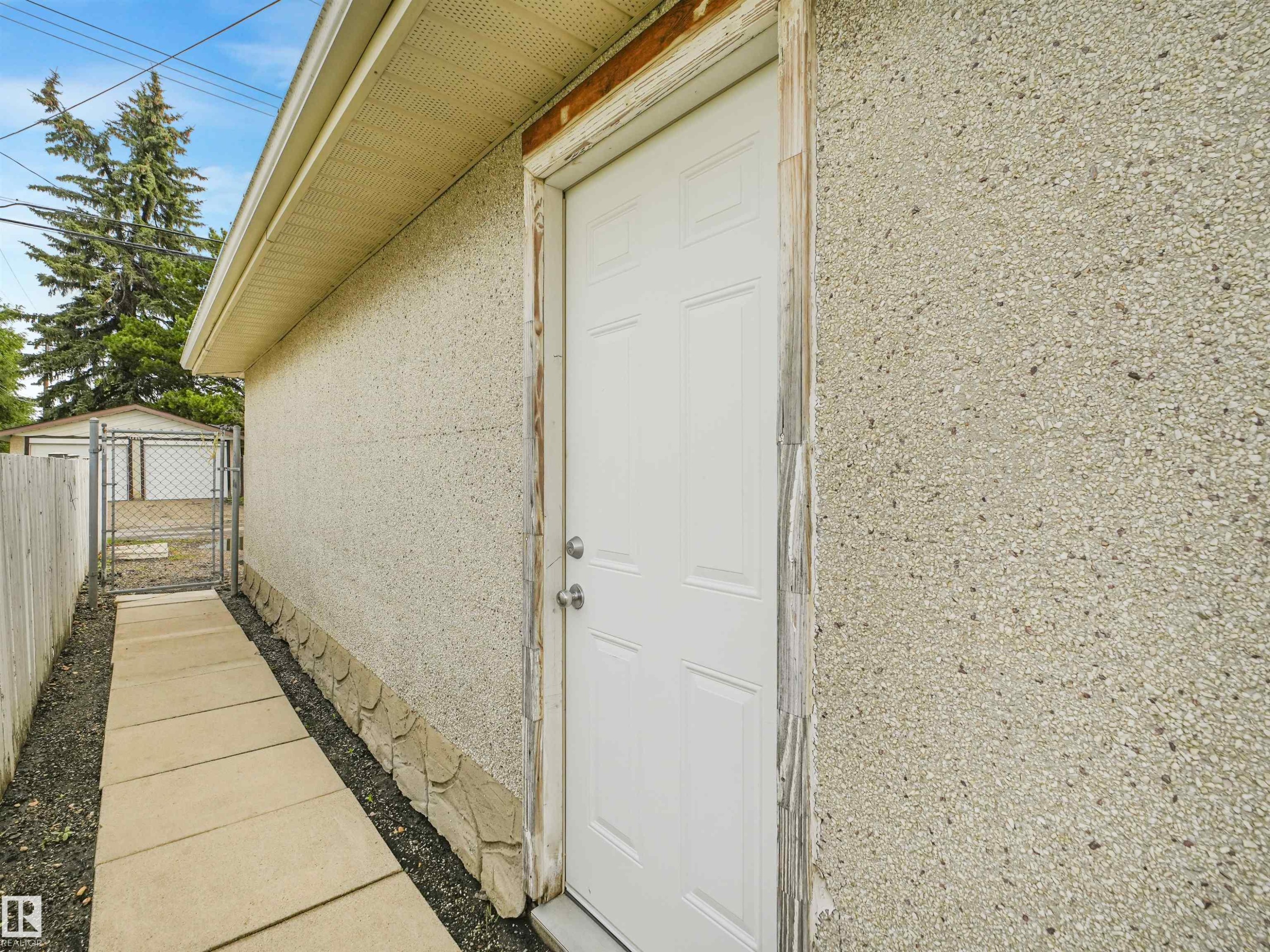 6206 132 Avenue Nw, Edmonton, AB - Outdoor