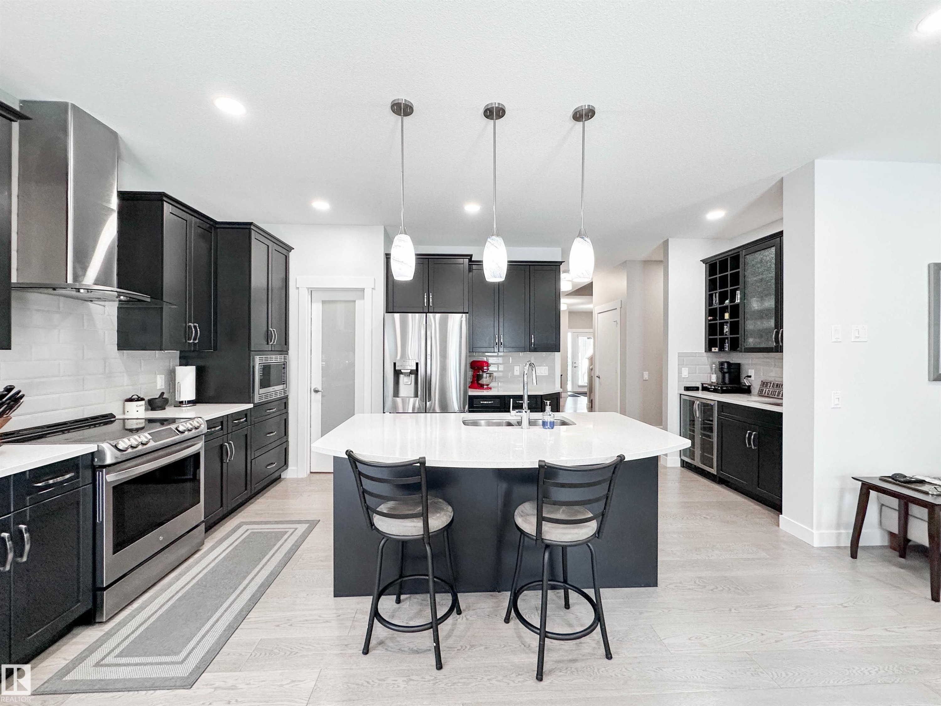 134 Joyal Way, St. Albert, AB - Indoor Photo Showing Kitchen With Upgraded Kitchen