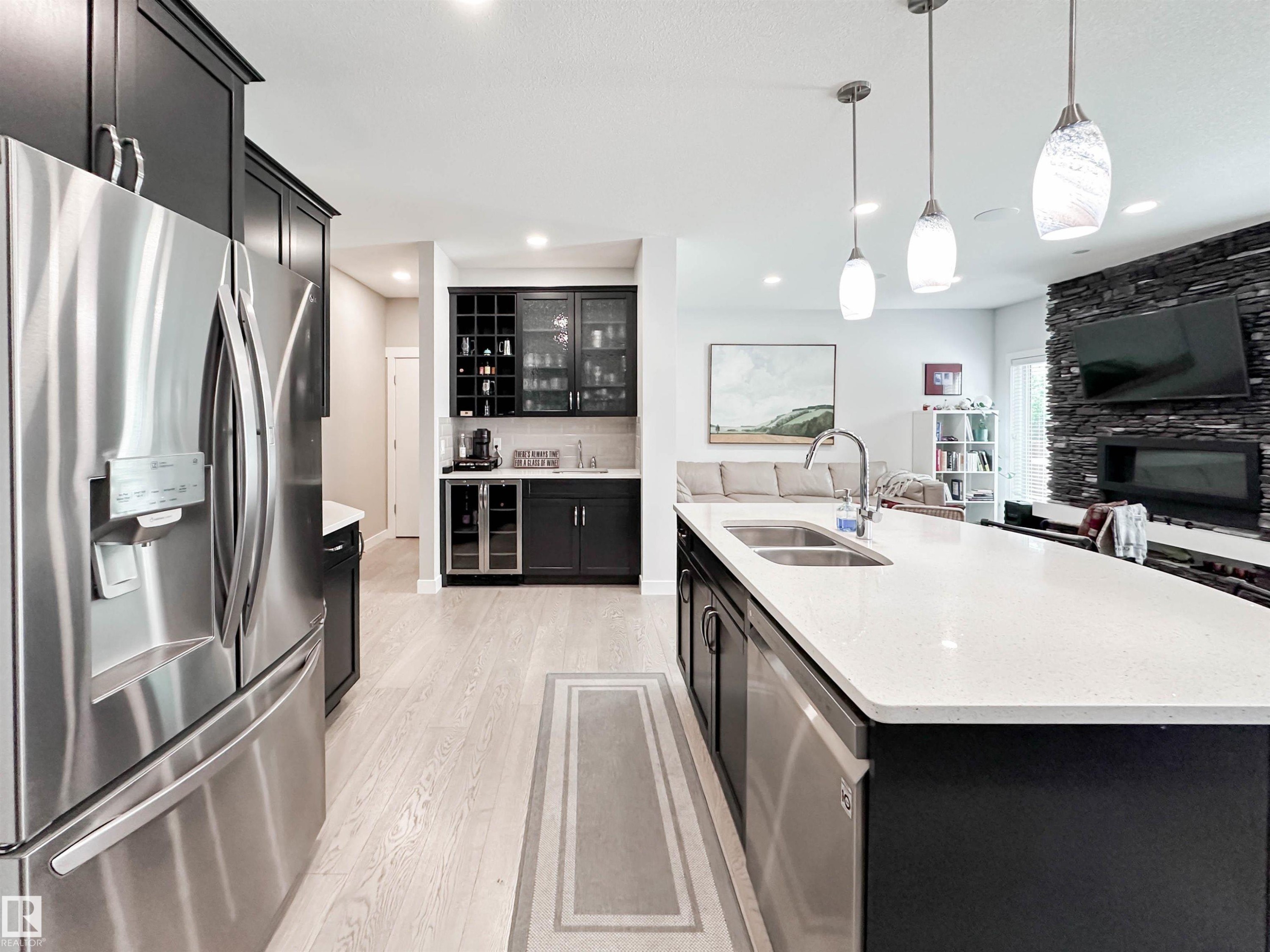134 Joyal Way, St. Albert, AB - Indoor Photo Showing Kitchen With Double Sink With Upgraded Kitchen