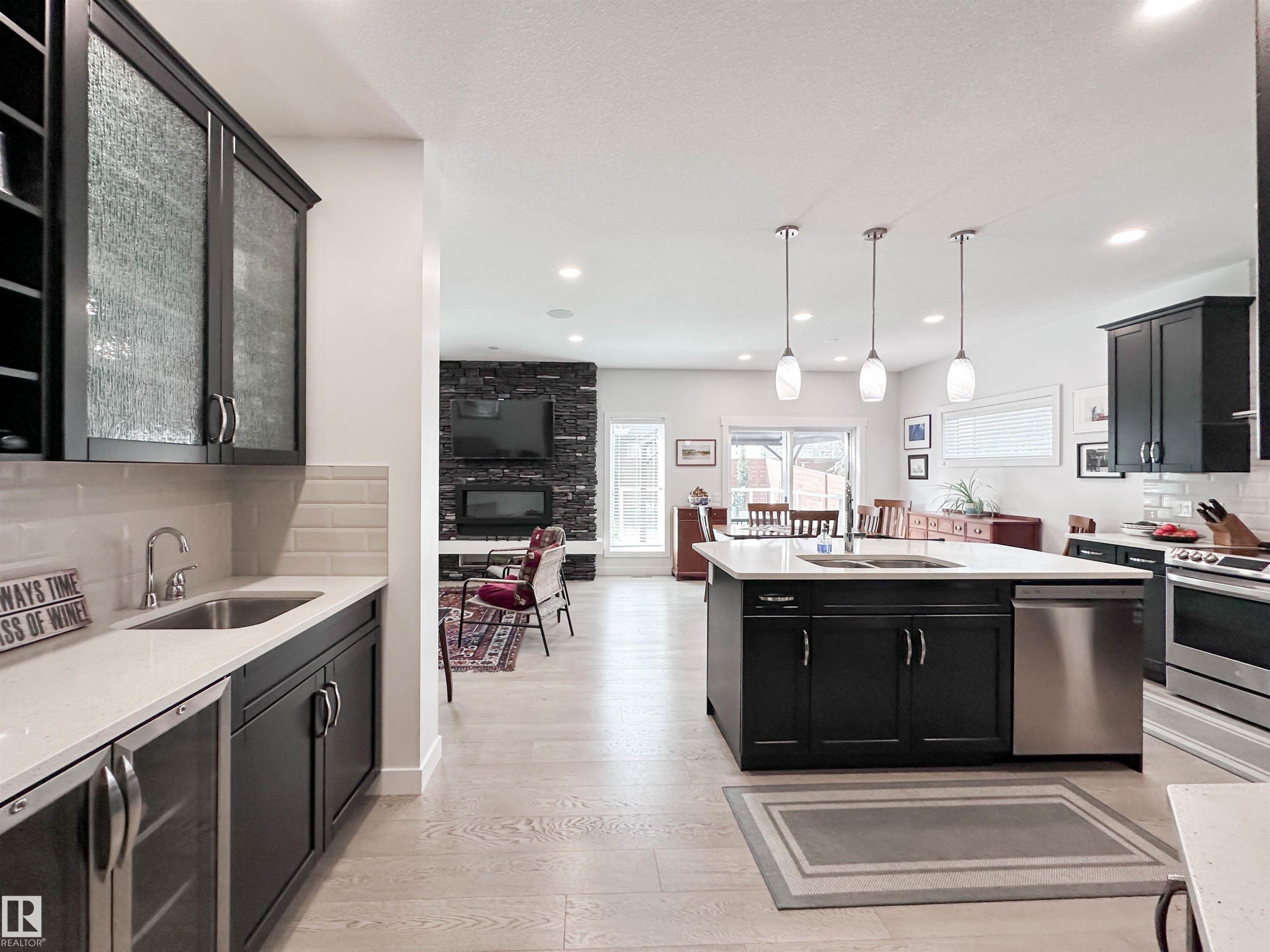 134 Joyal Way, St. Albert, AB - Indoor Photo Showing Kitchen With Upgraded Kitchen