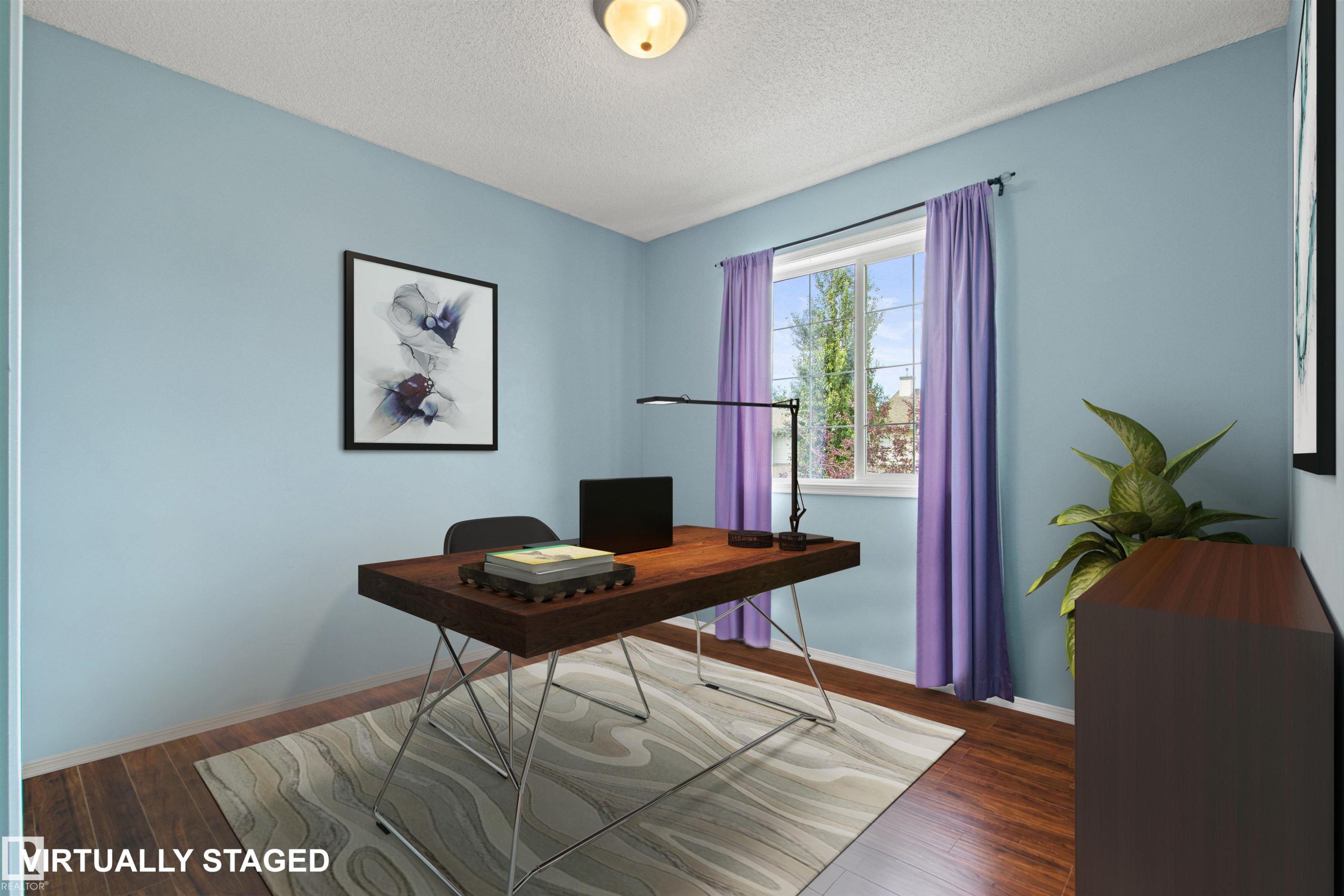 Bright interior space featuring a window, wood-finish flooring, and a ceiling-mounted light fixture - 9118 Scott Crescent Nw, Edmonton, AB - Indoor