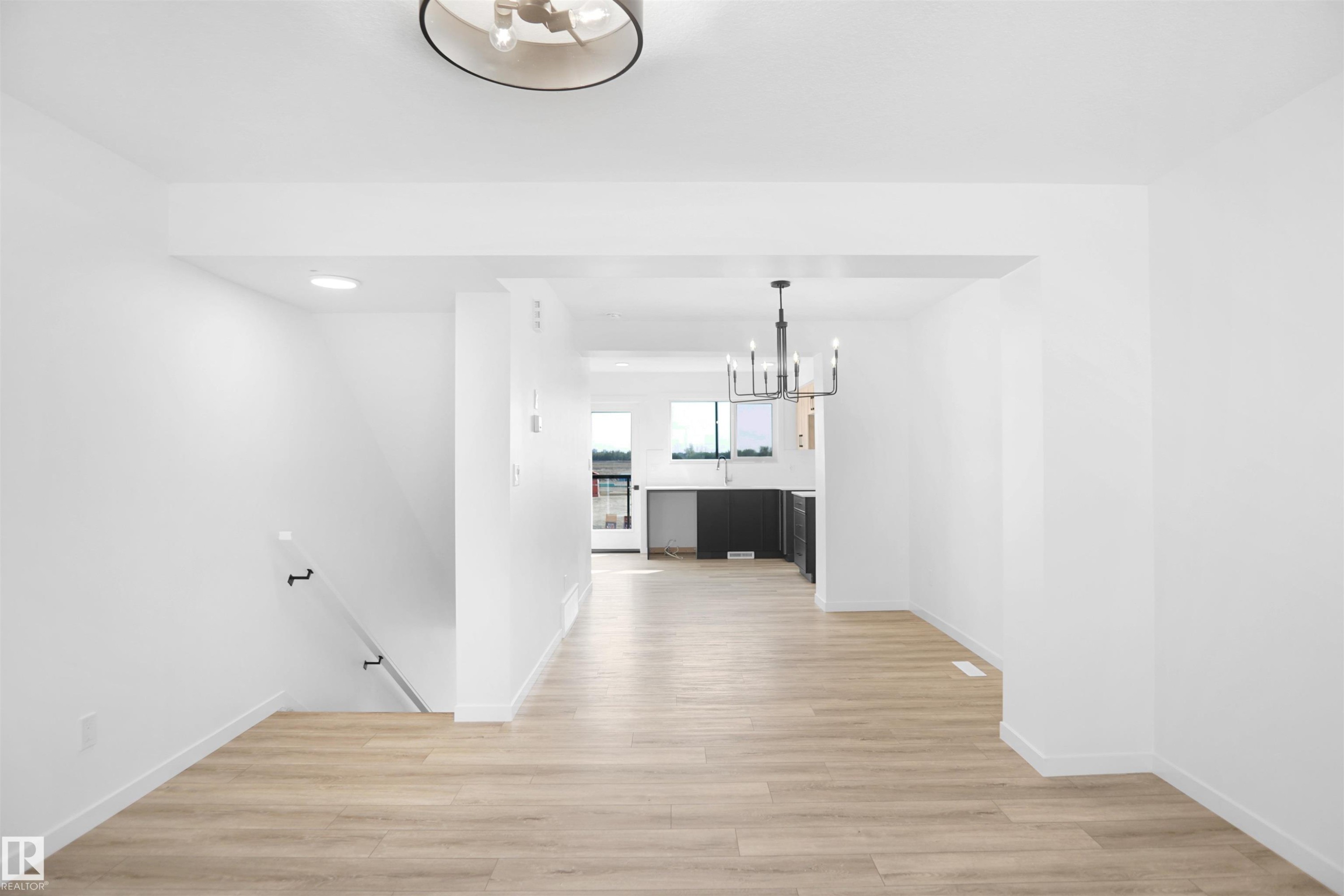 532 Uplands Drive Nw, Edmonton, AB - Indoor Photo Showing Other Room