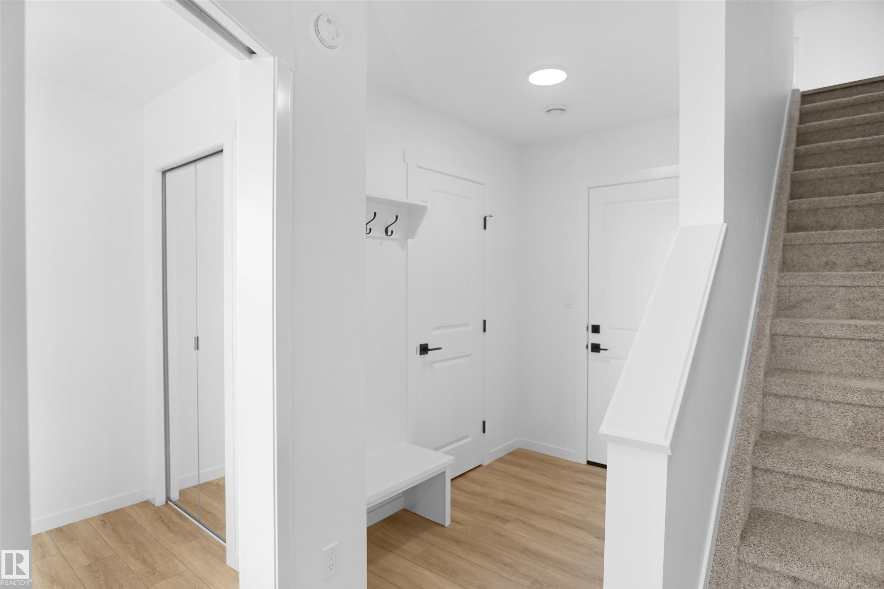 532 Uplands Drive Nw, Edmonton, AB - Indoor Photo Showing Other Room