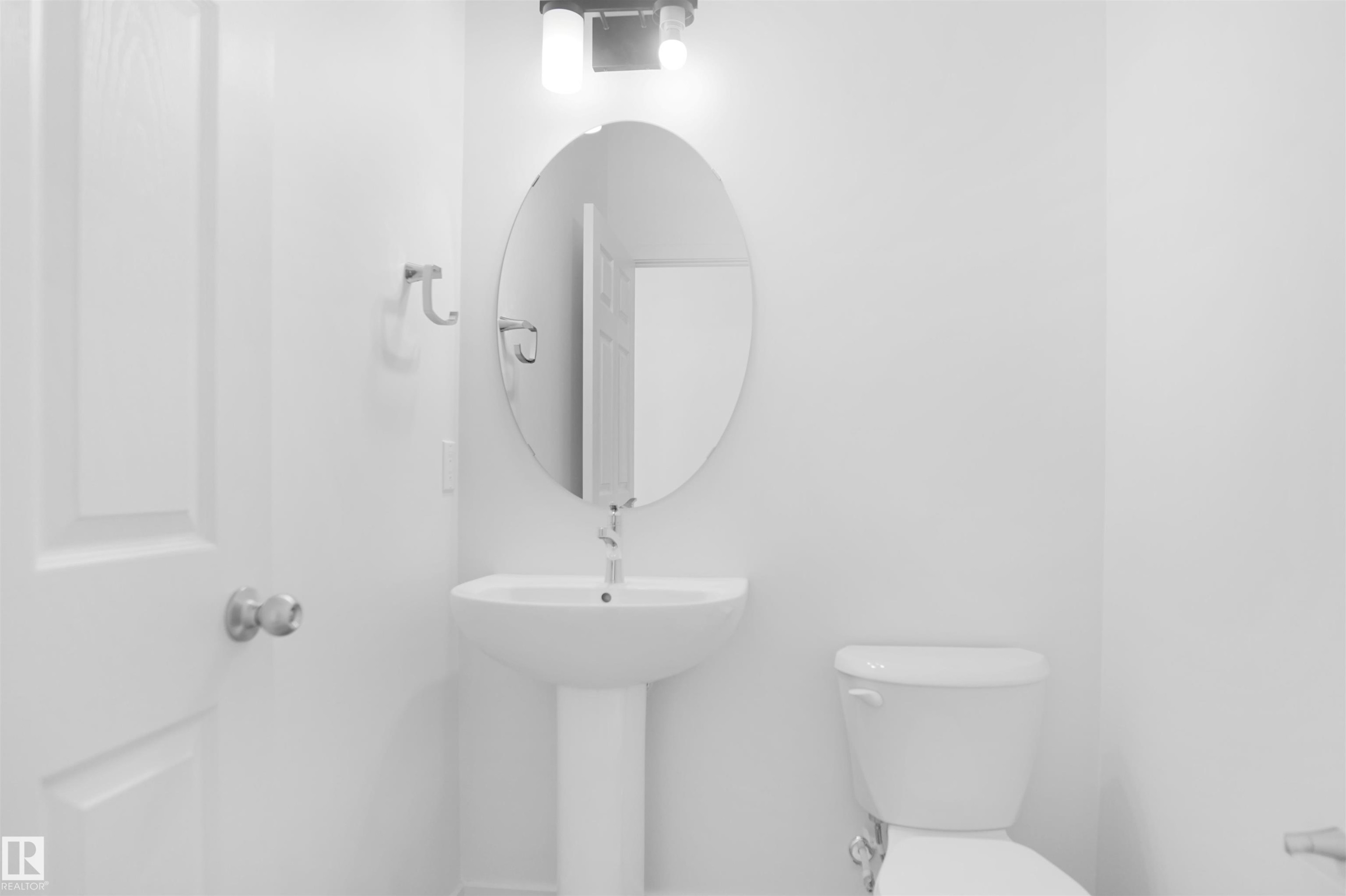 581 Ashgrove Circle, Leduc, AB - Indoor Photo Showing Bathroom