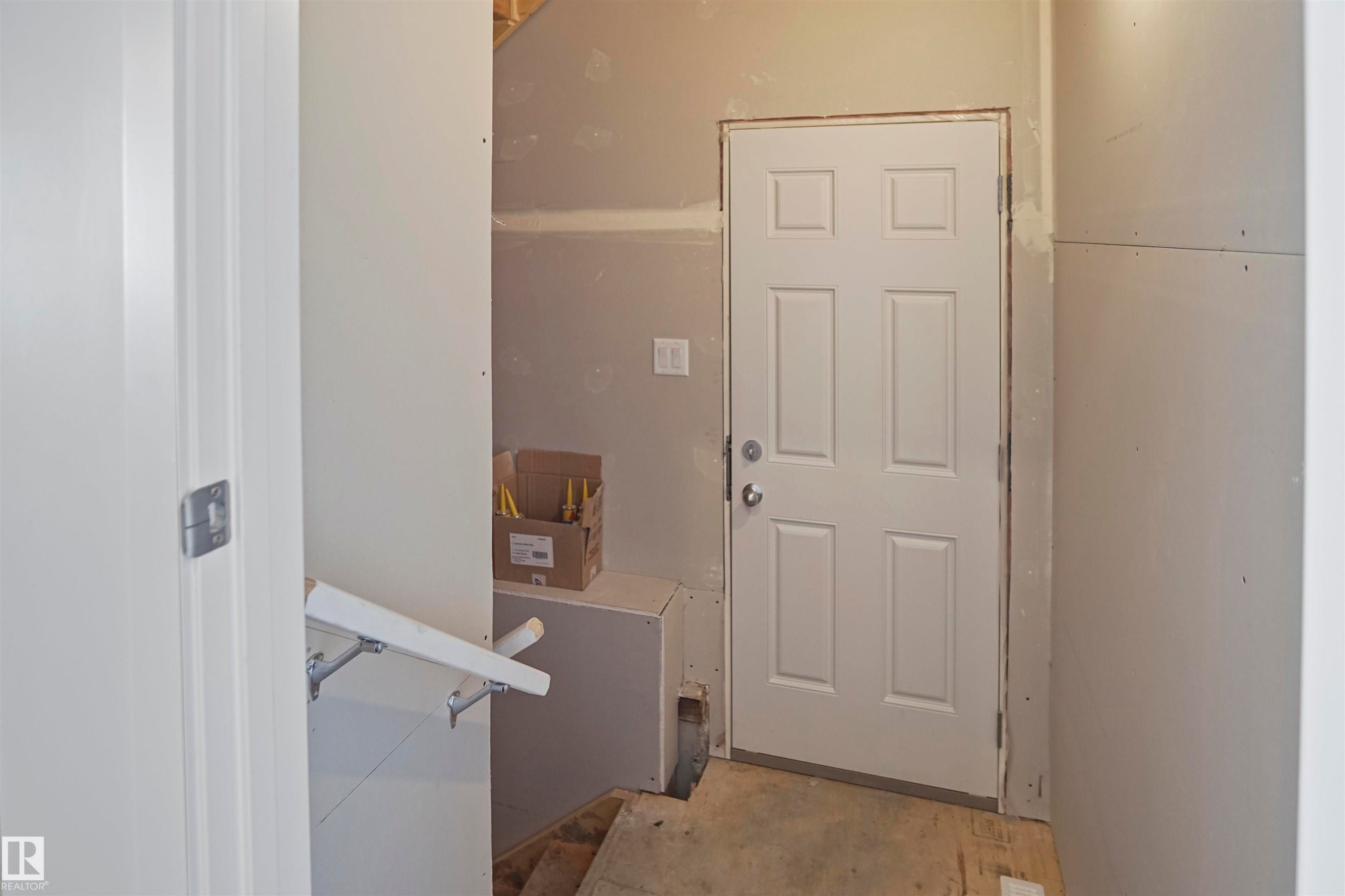 583 Ashgrove Circle, Leduc, AB - Indoor Photo Showing Other Room