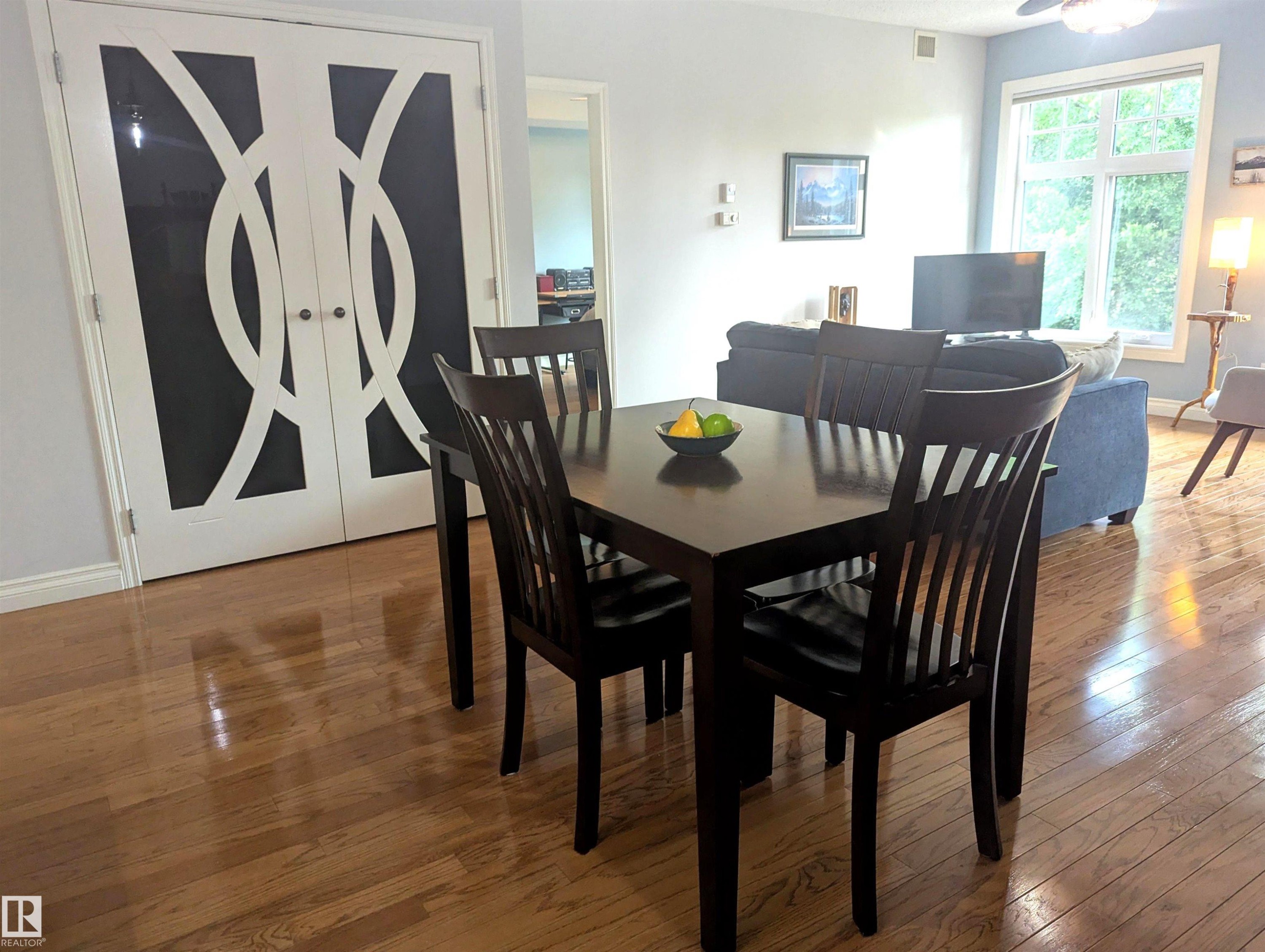 #302 9811 96A St Nw, Edmonton, AB - Indoor Photo Showing Dining Room