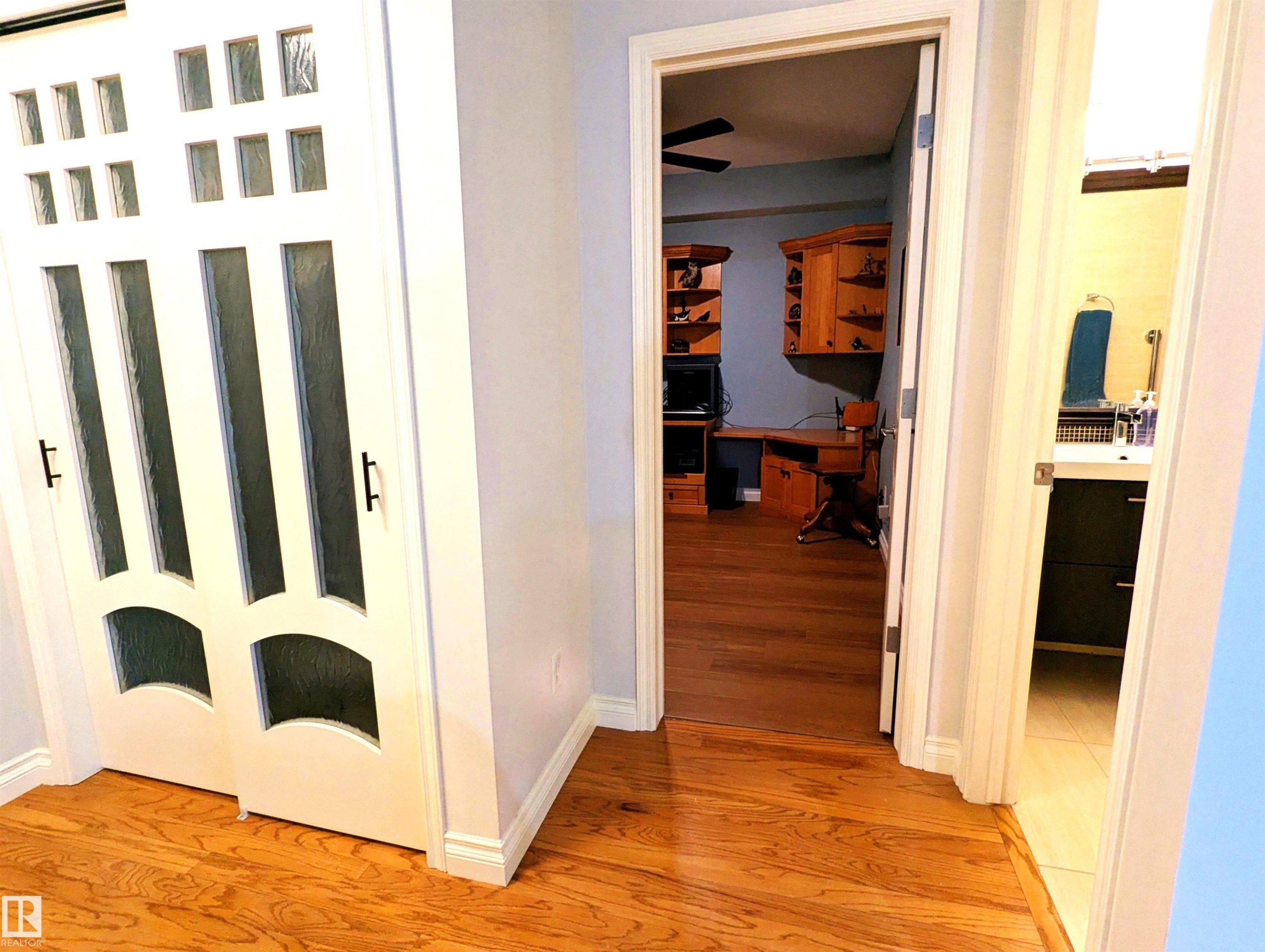 #302 9811 96A St Nw, Edmonton, AB - Indoor Photo Showing Other Room
