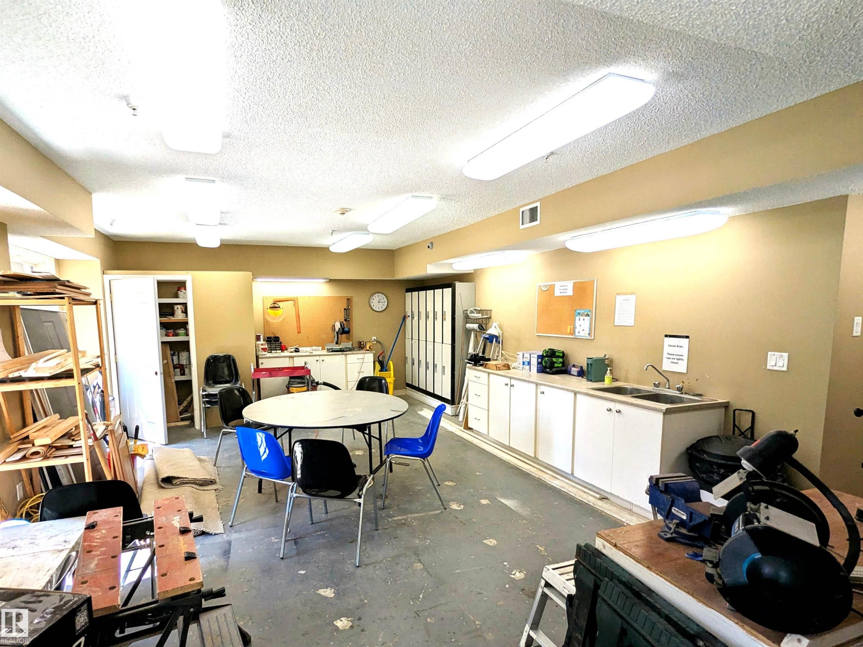 #302 9811 96A St Nw, Edmonton, AB - Indoor