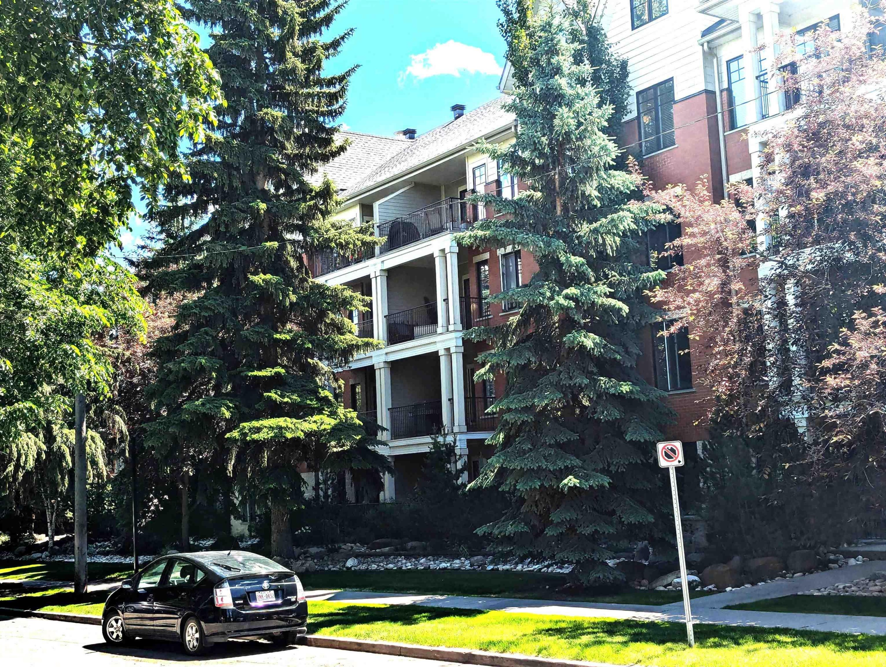 #302 9811 96A St Nw, Edmonton, AB - Outdoor