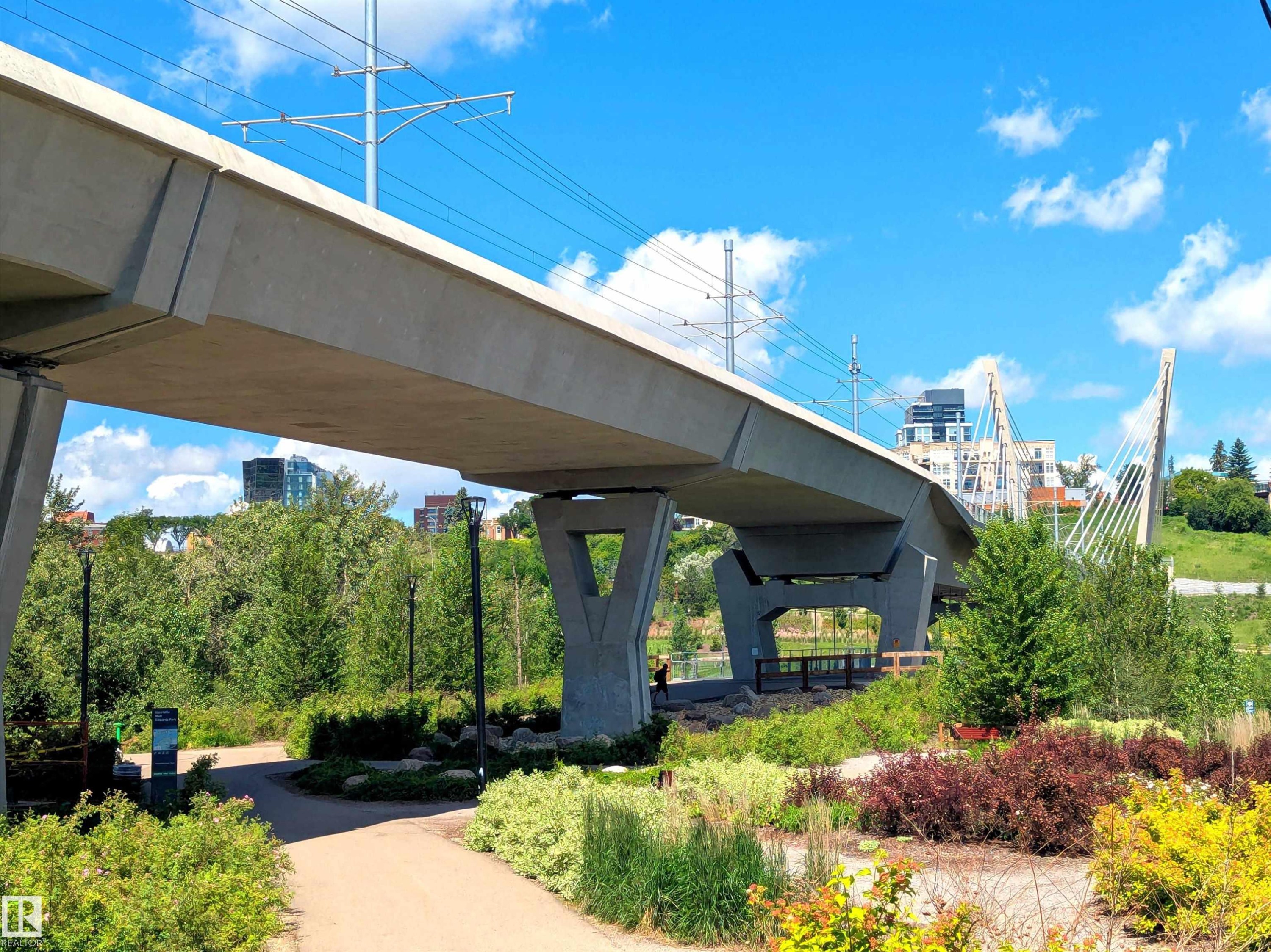 #302 9811 96A St Nw, Edmonton, AB - Outdoor