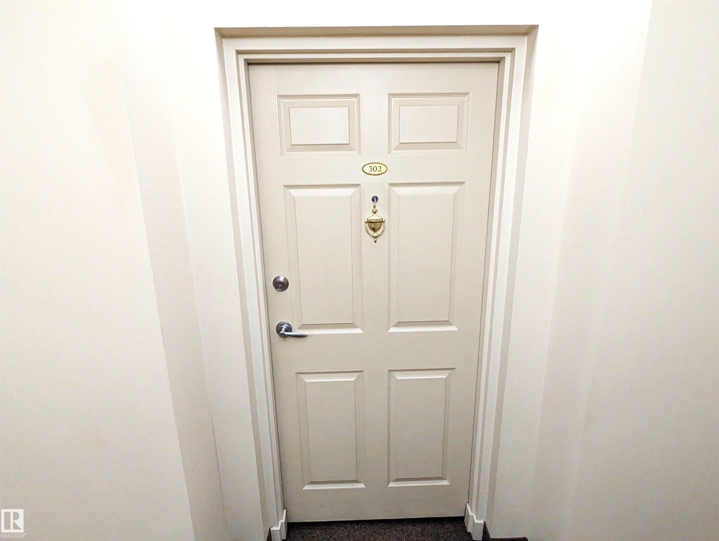 #302 9811 96A St Nw, Edmonton, AB - Indoor Photo Showing Other Room