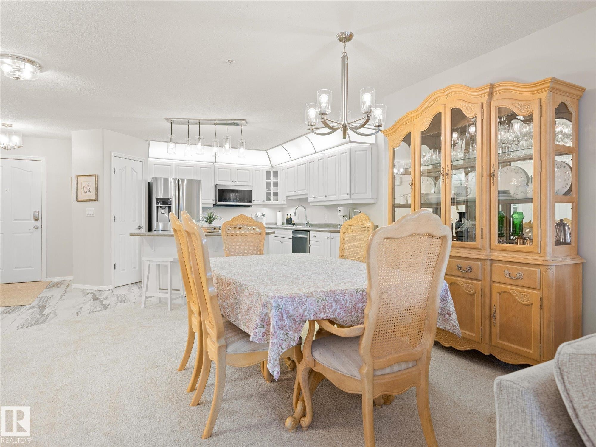 #223 9008 99 Av Nw, Edmonton, AB - Indoor Photo Showing Dining Room