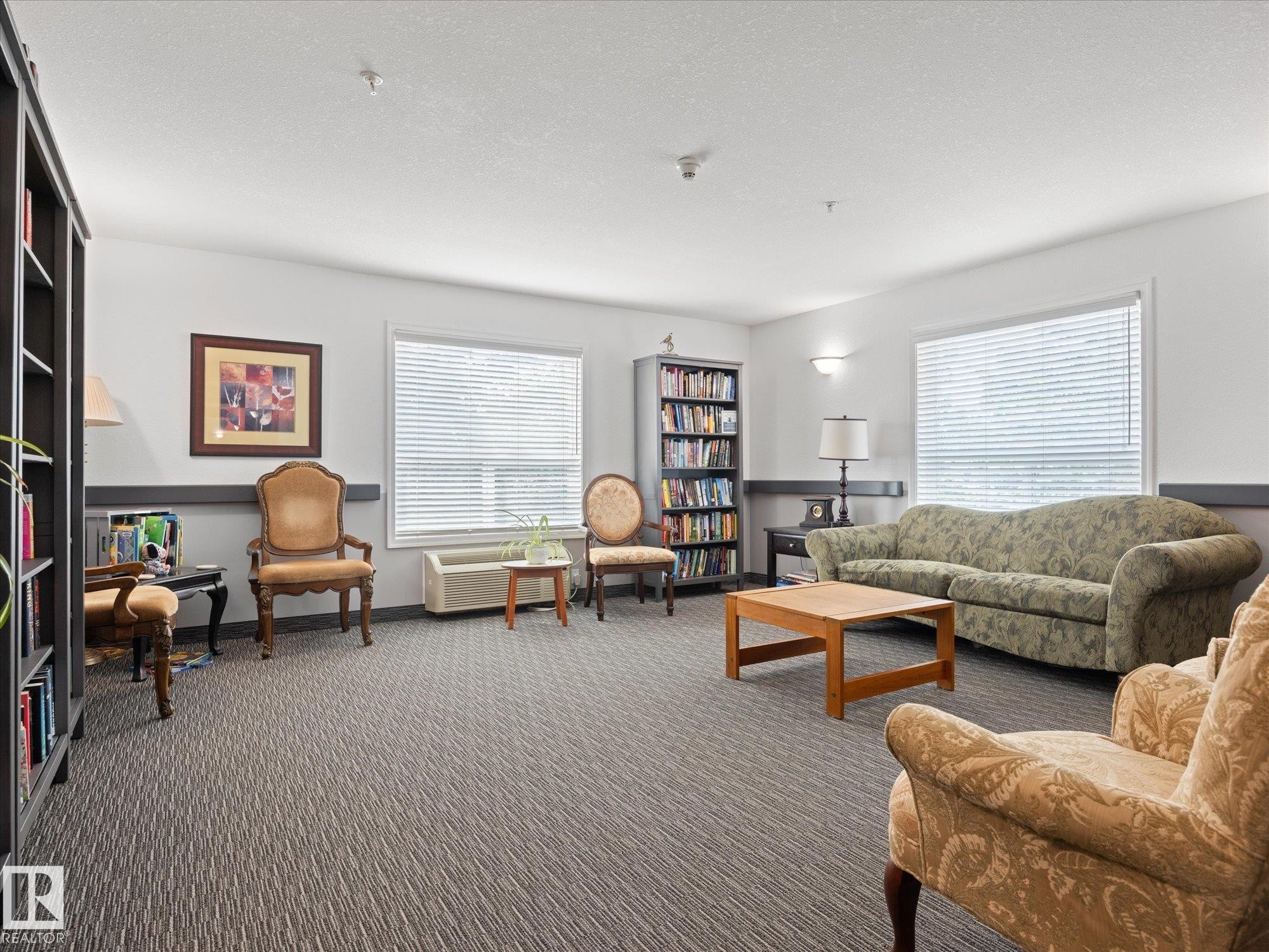 #223 9008 99 Av Nw, Edmonton, AB - Indoor Photo Showing Living Room
