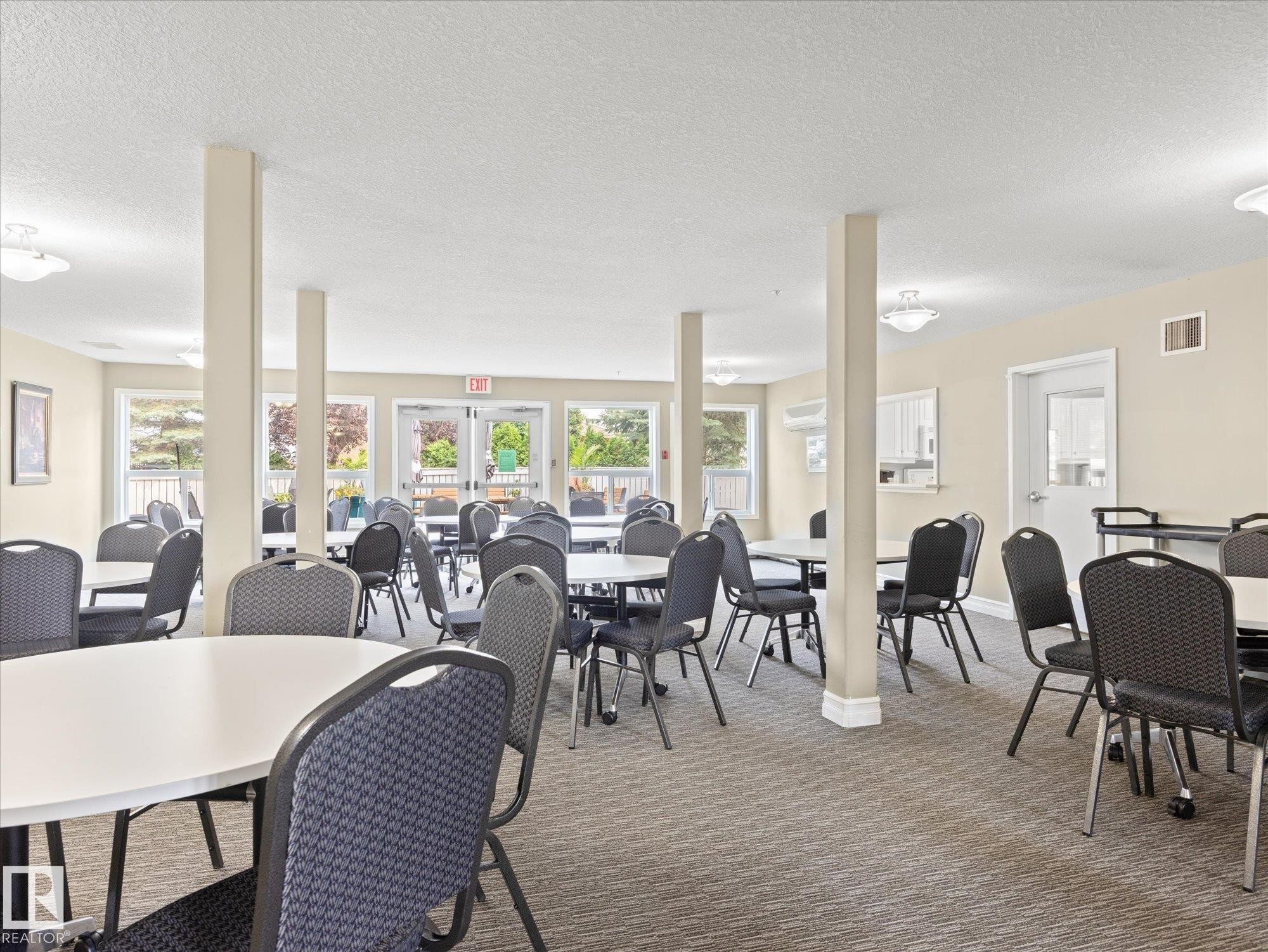 #223 9008 99 Av Nw, Edmonton, AB - Indoor Photo Showing Dining Room