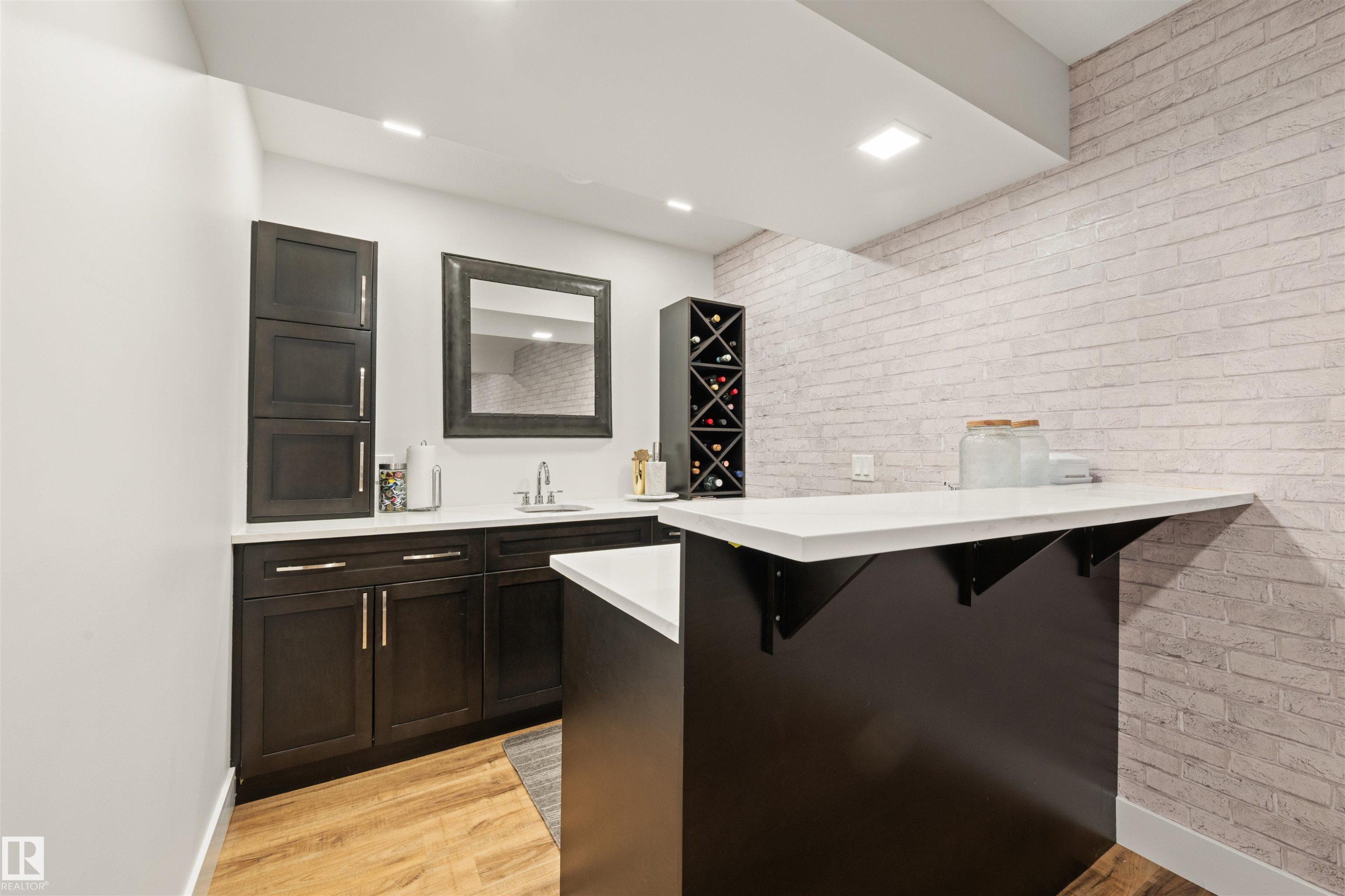 3837 Robins Crescent Nw, Edmonton, AB - Indoor