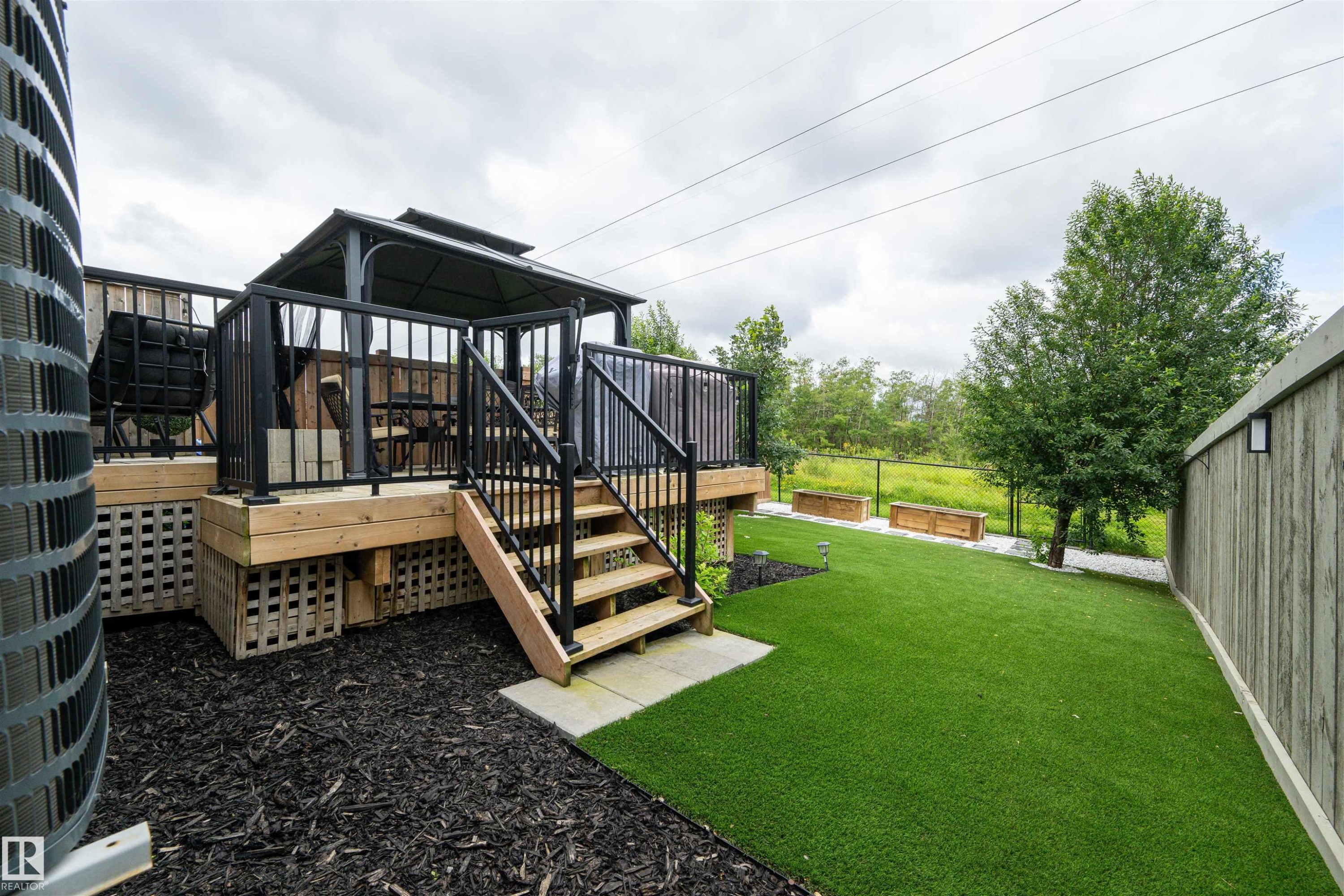 3837 Robins Crescent Nw, Edmonton, AB - Outdoor