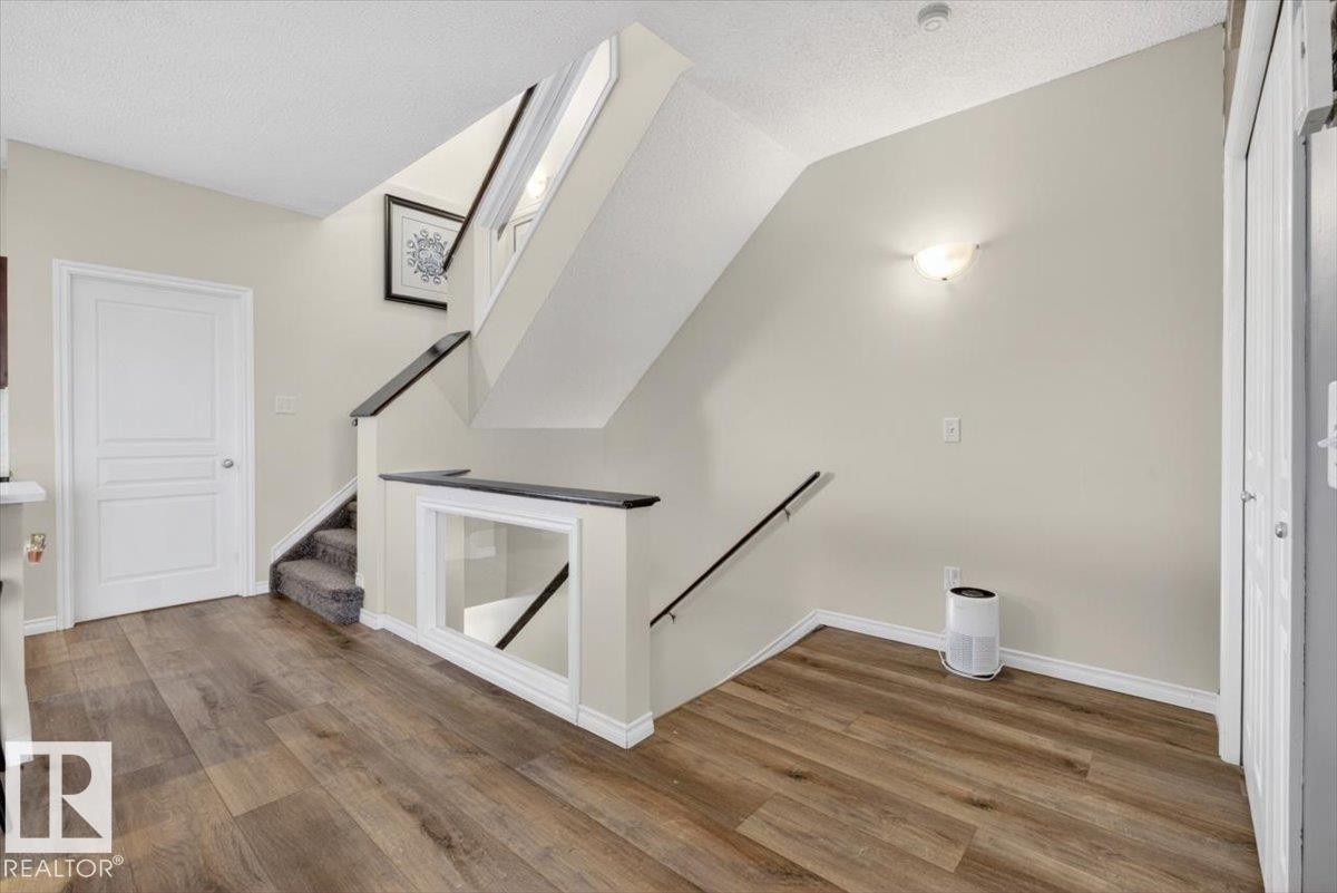 #76 3010 33 Av Nw, Edmonton, AB - Indoor Photo Showing Other Room