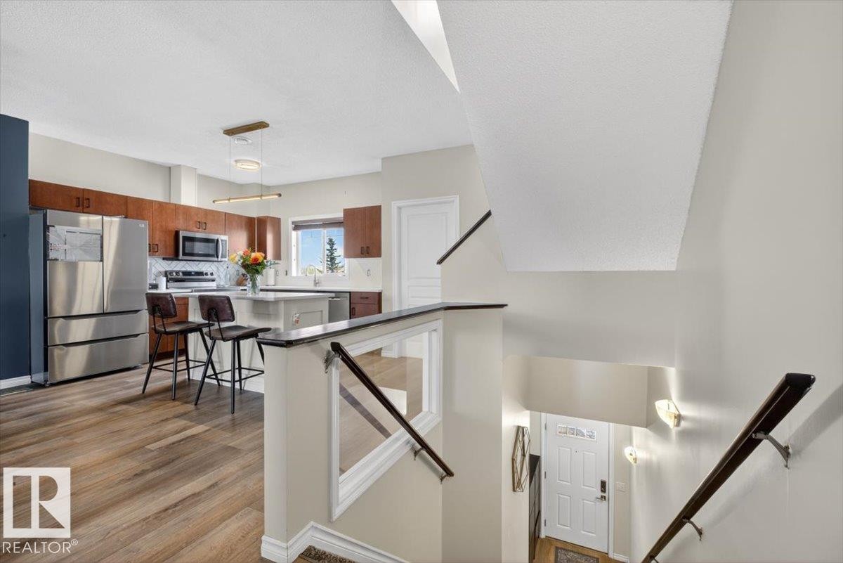 #76 3010 33 Av Nw, Edmonton, AB - Indoor Photo Showing Kitchen