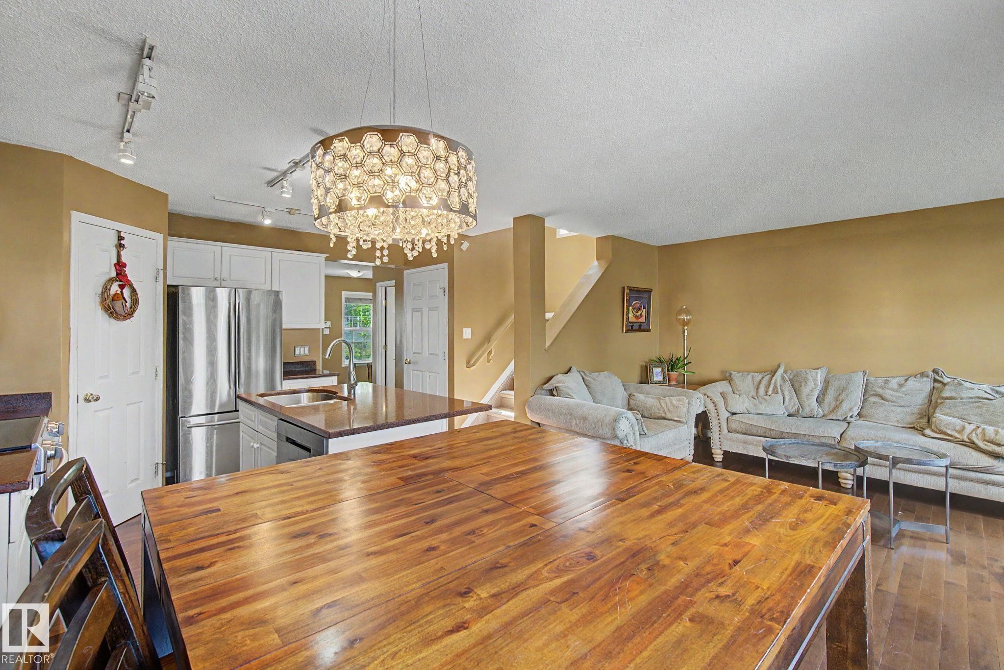 1754 Turvey Bend Bend Nw, Edmonton, AB - Indoor