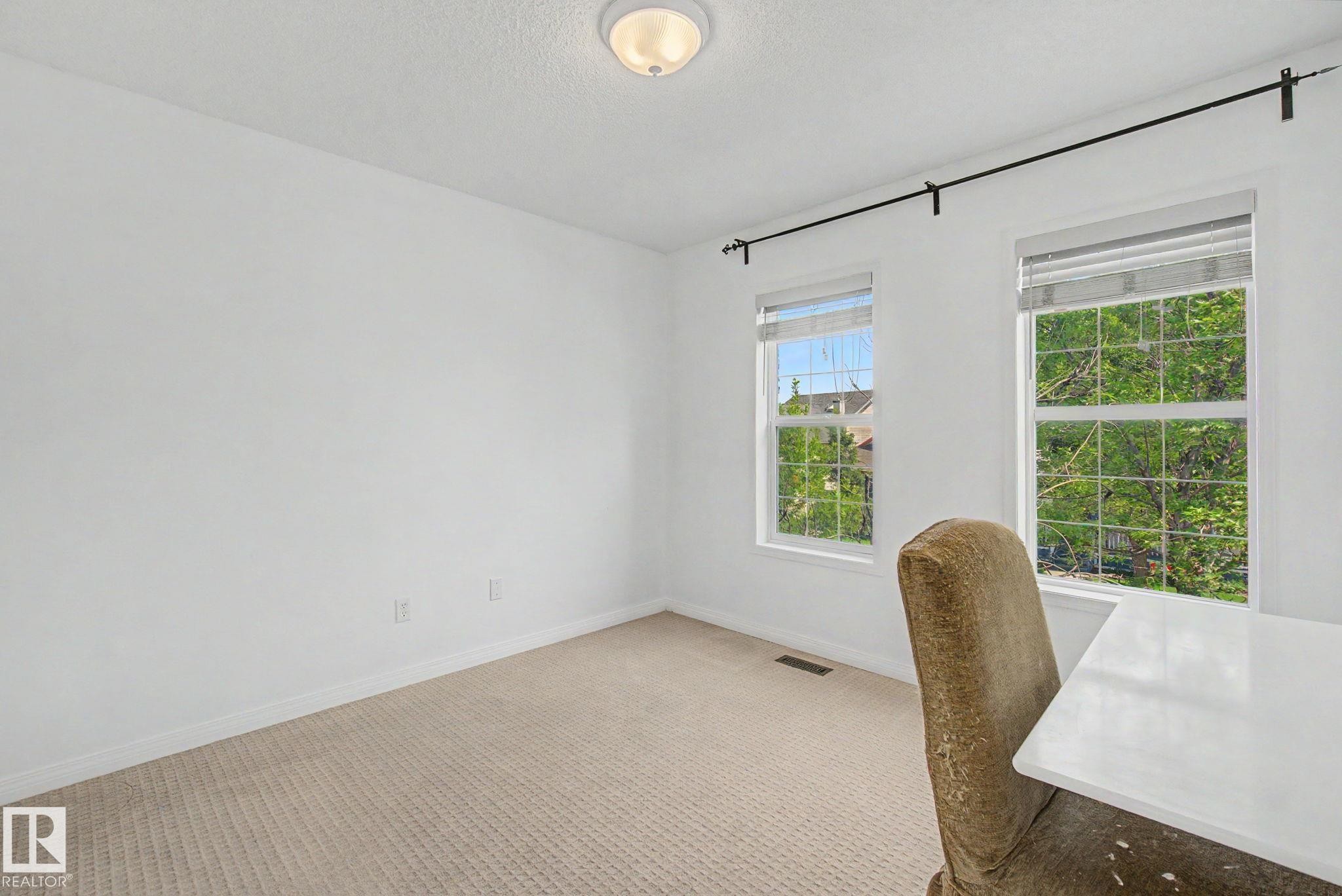 1754 Turvey Bend Bend Nw, Edmonton, AB - Indoor Photo Showing Office