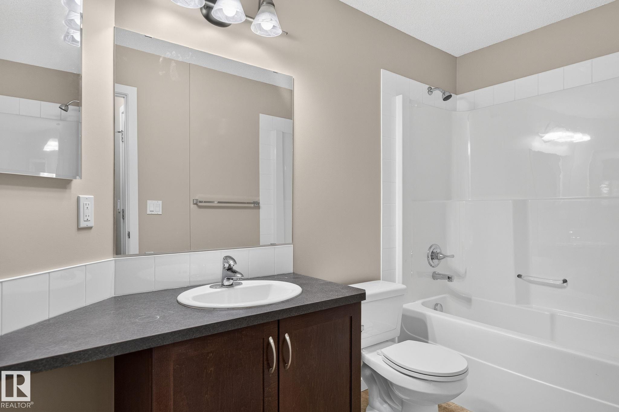 #210 392 Silver Berry Rd Nw, Edmonton, AB - Indoor Photo Showing Bathroom