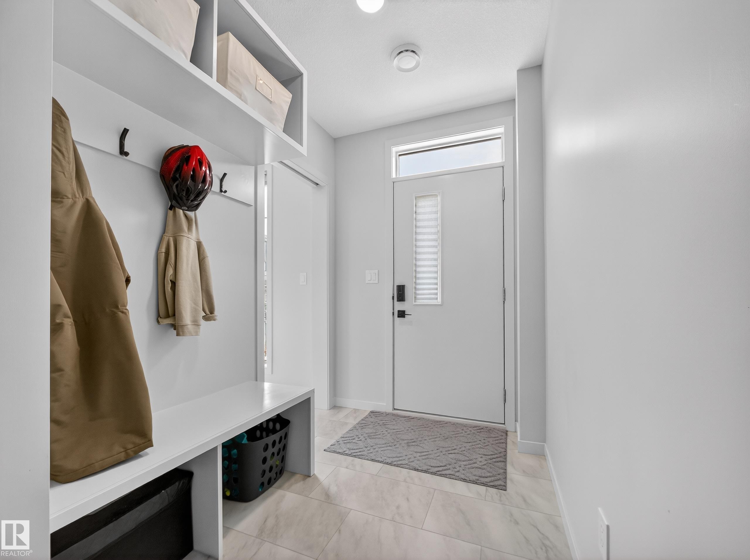 451 39 Street Sw, Edmonton, AB - Indoor Photo Showing Other Room