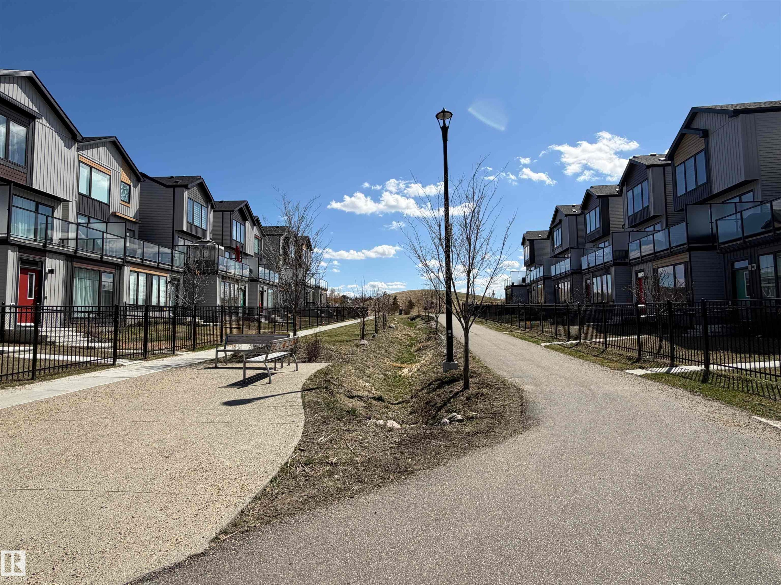 451 39 Street Sw, Edmonton, AB - Outdoor