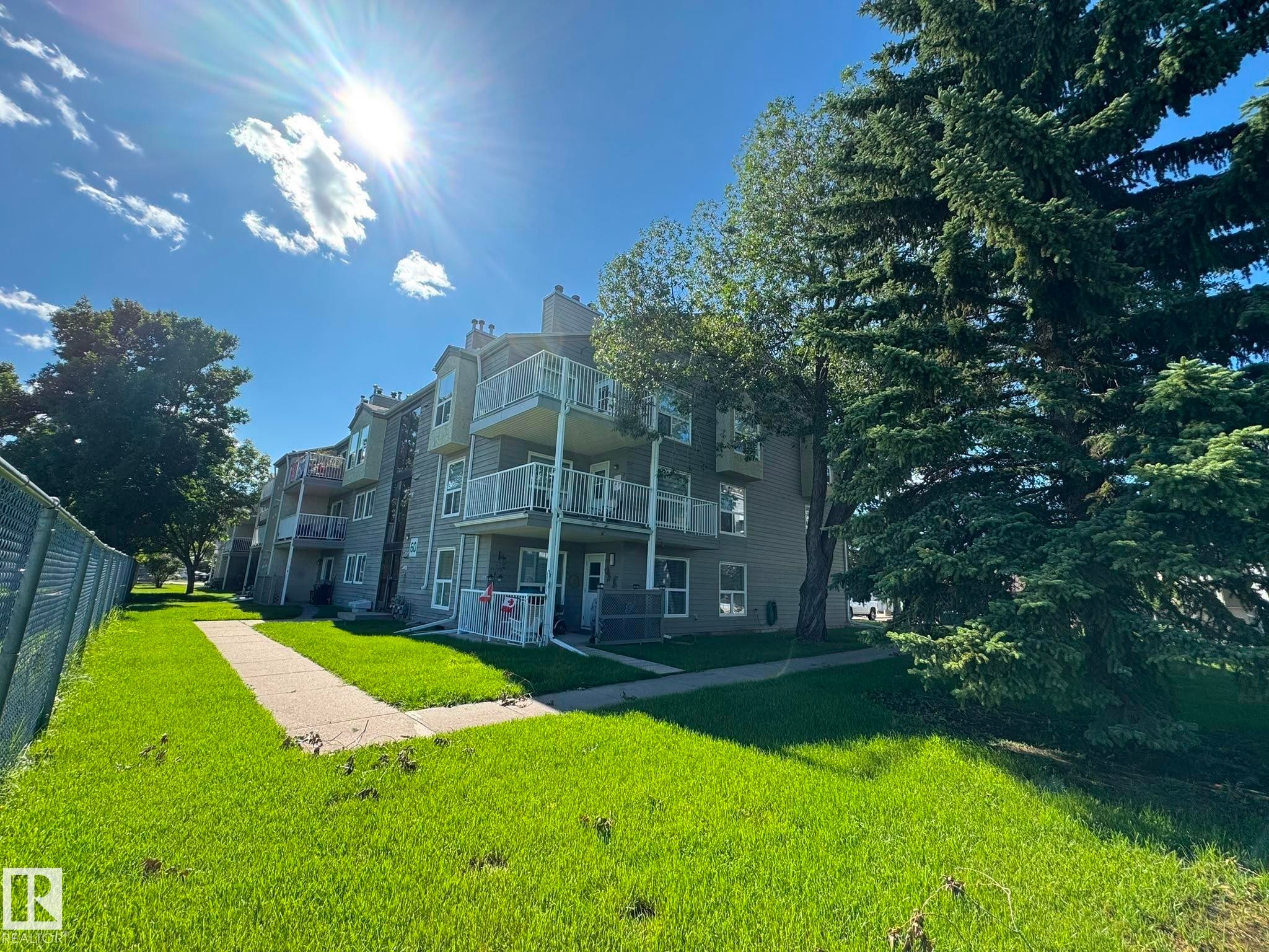 #310 60 Alpine Pl, St. Albert, AB - Outdoor
