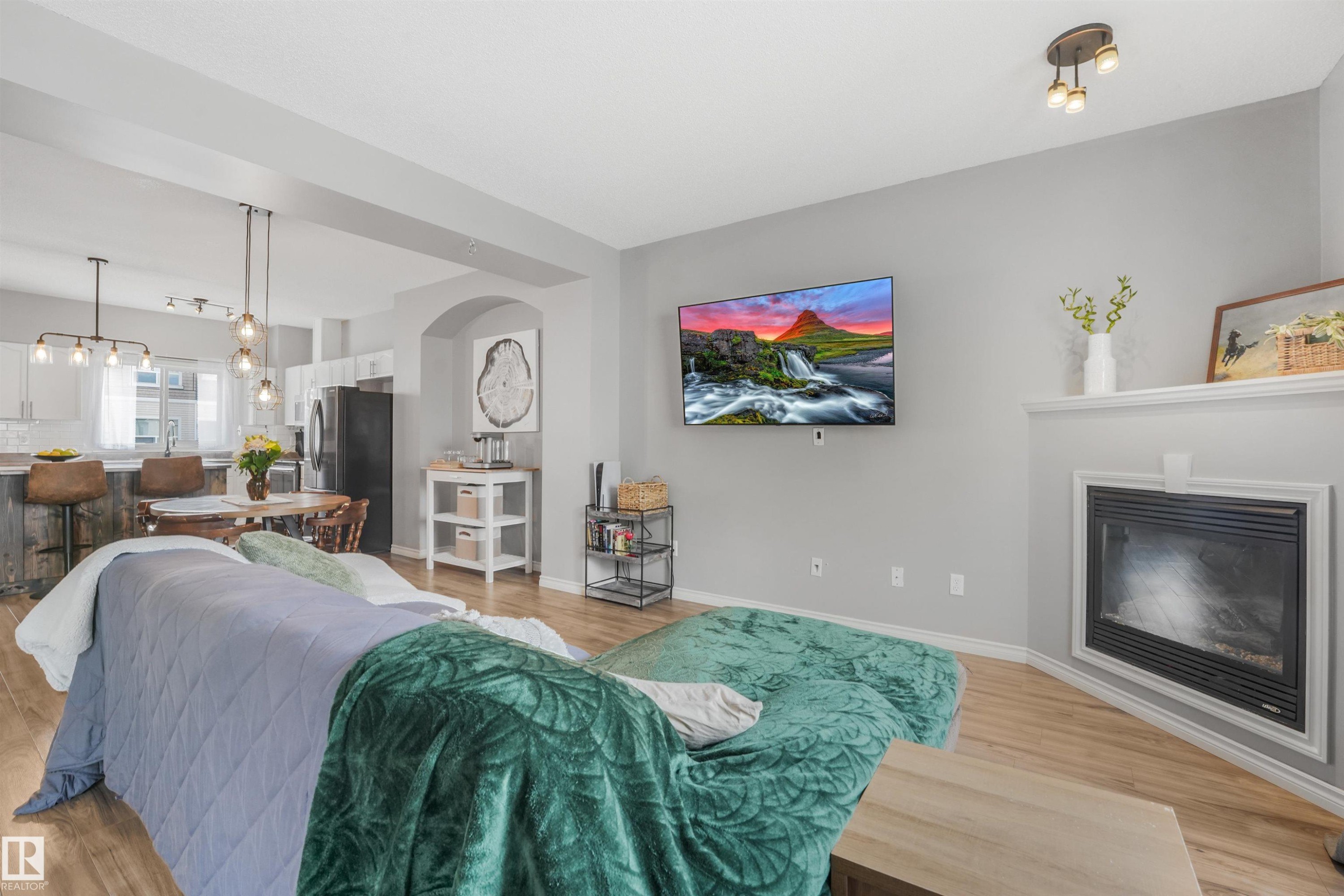 #33 3010 33 Av Nw, Edmonton, AB - Indoor With Fireplace