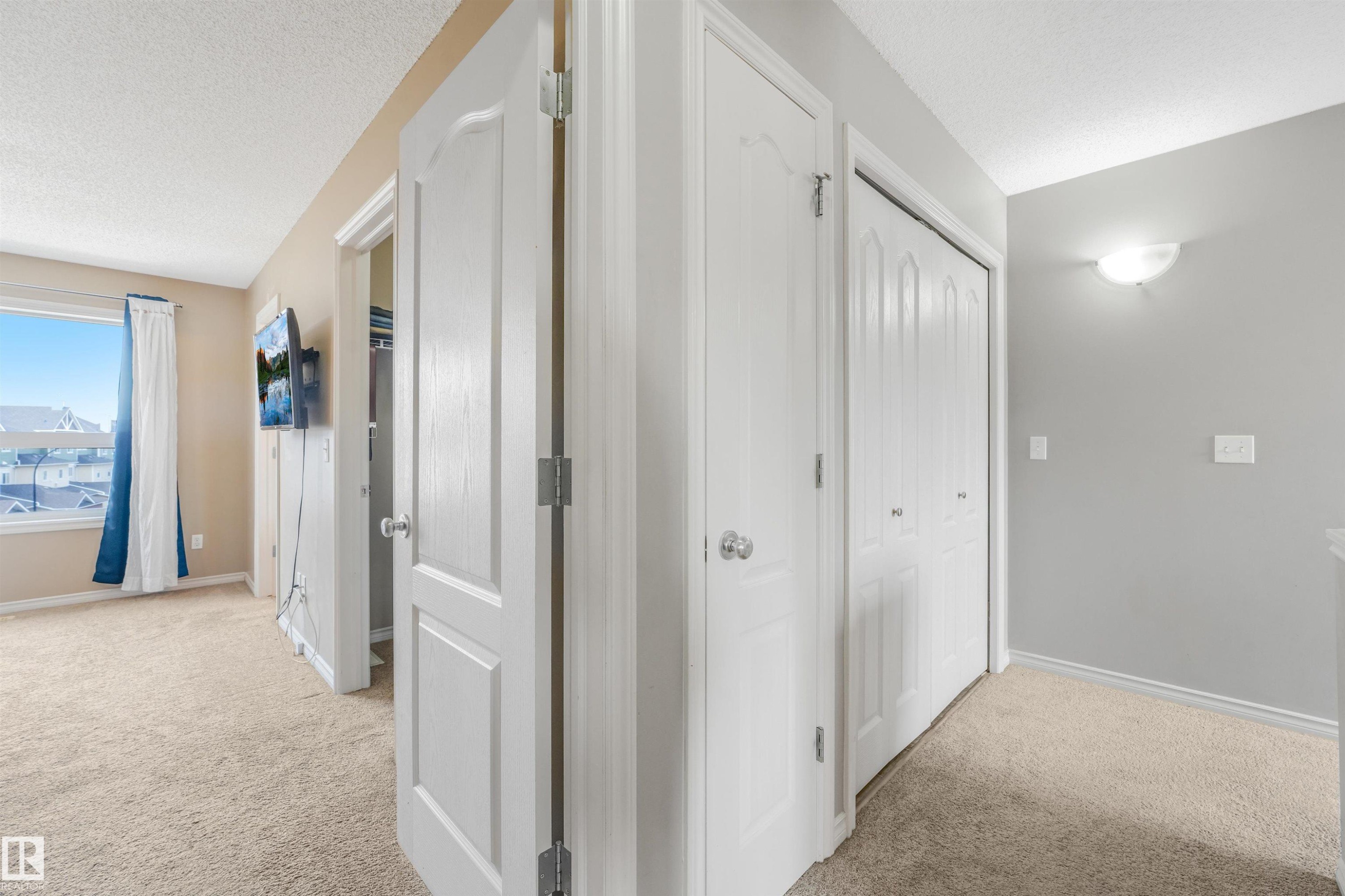 #33 3010 33 Av Nw, Edmonton, AB - Indoor Photo Showing Other Room