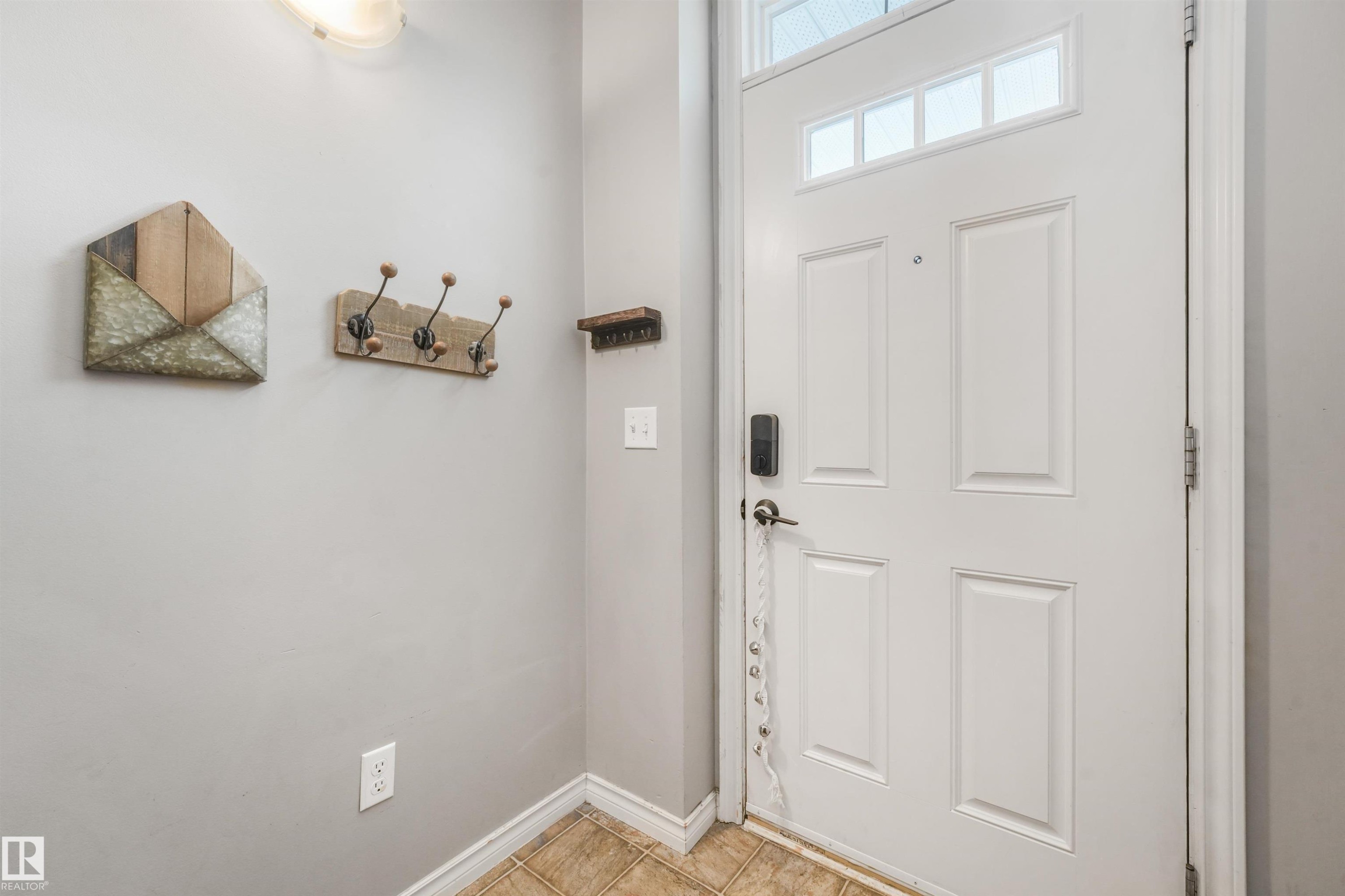 #33 3010 33 Av Nw, Edmonton, AB - Indoor Photo Showing Other Room