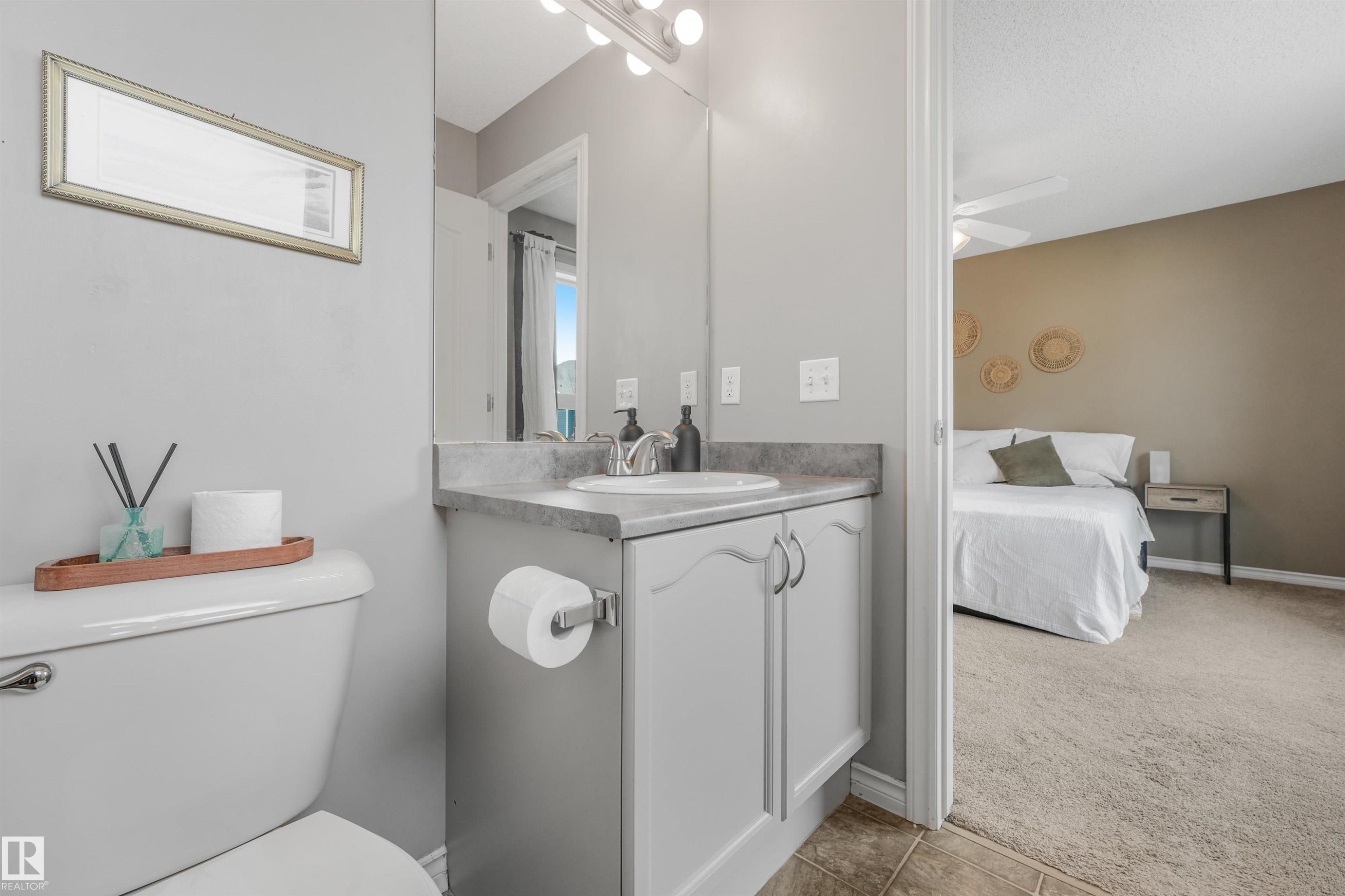 #33 3010 33 Av Nw, Edmonton, AB - Indoor Photo Showing Bathroom