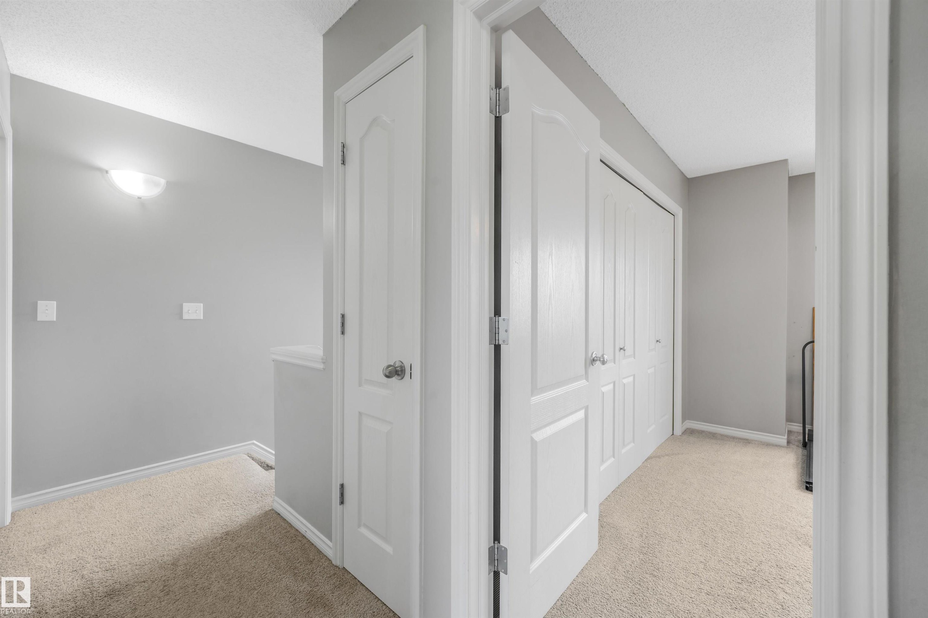 #33 3010 33 Av Nw, Edmonton, AB - Indoor Photo Showing Other Room