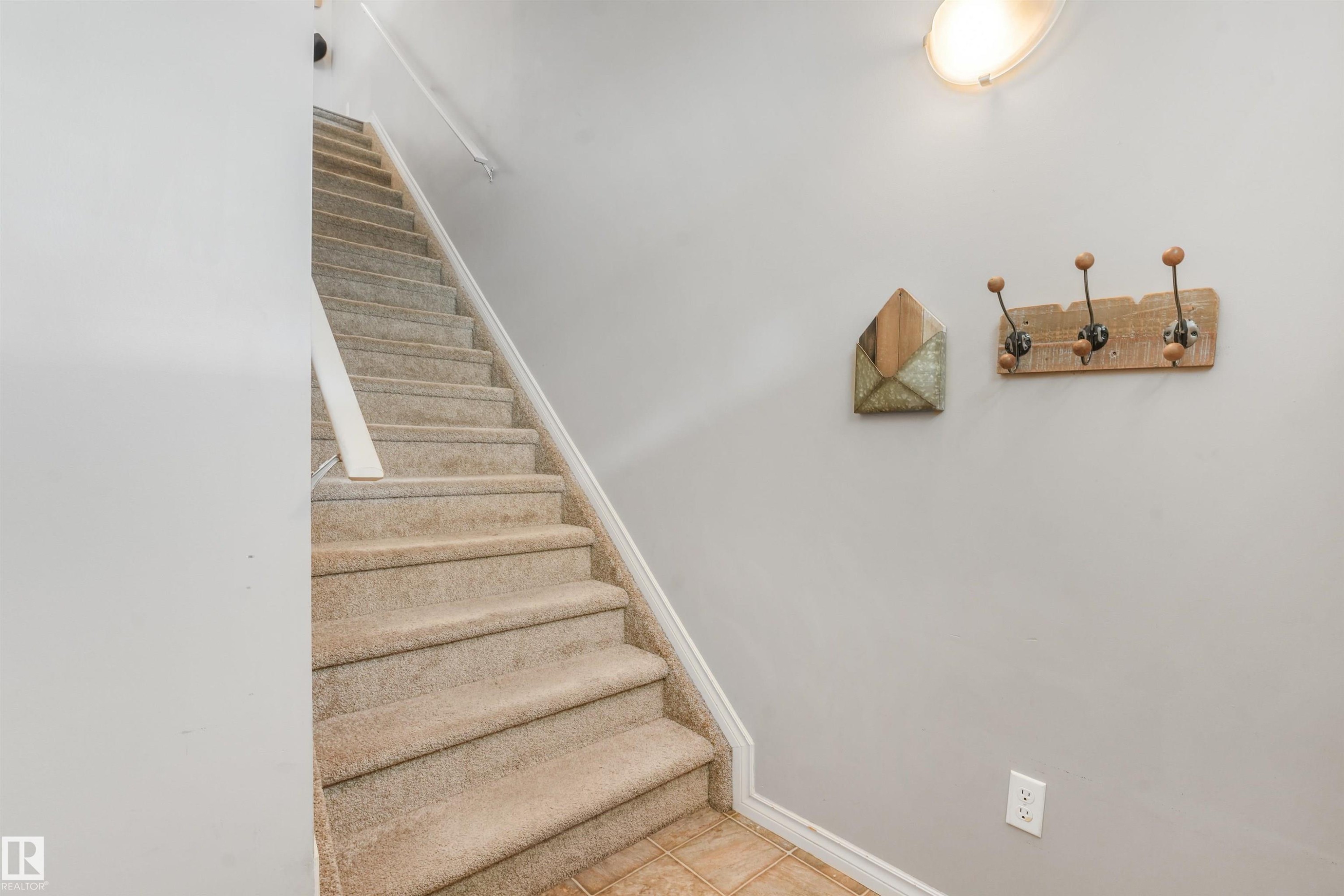 #33 3010 33 Av Nw, Edmonton, AB - Indoor Photo Showing Other Room