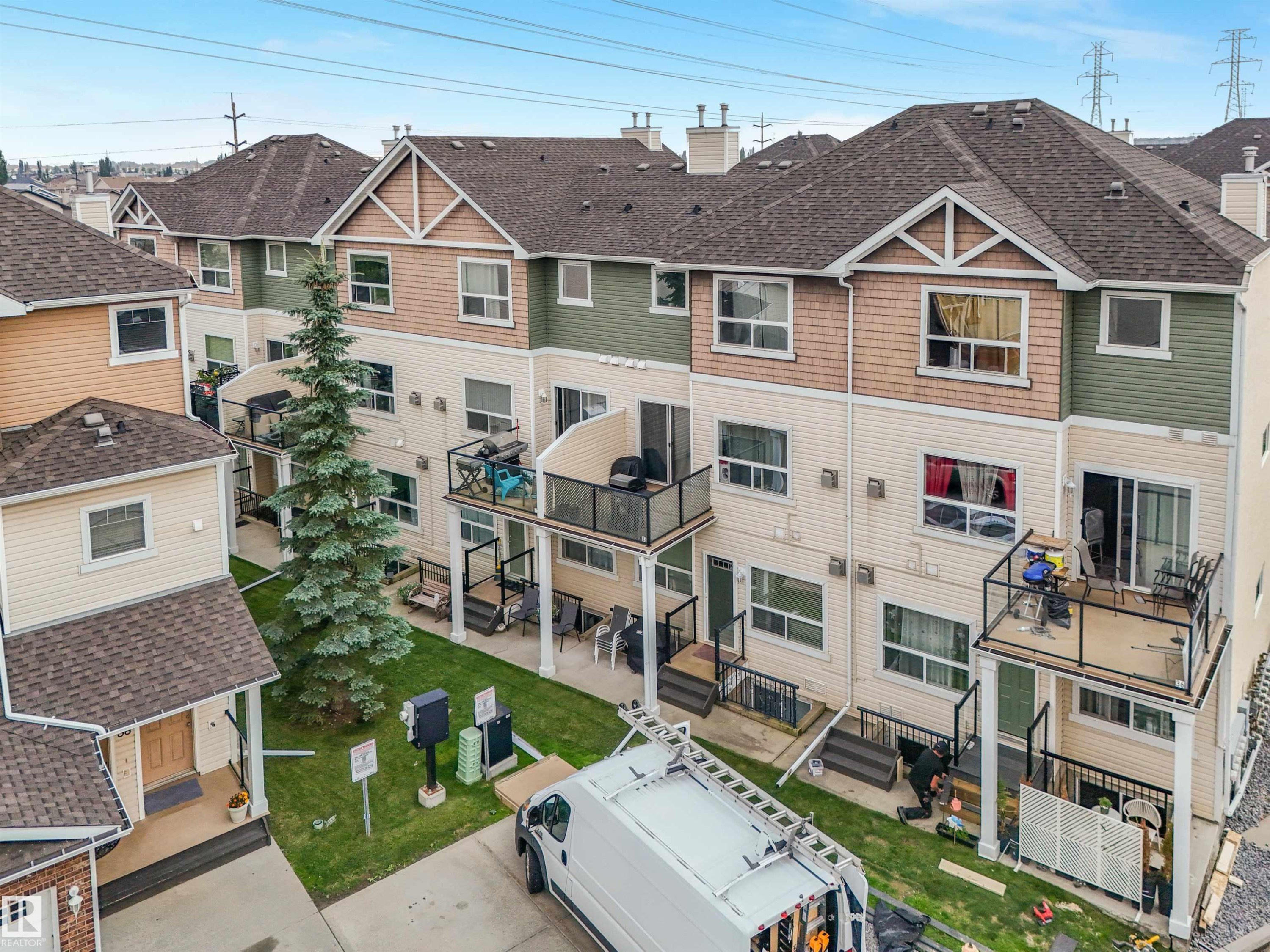 #33 3010 33 Av Nw, Edmonton, AB - Outdoor