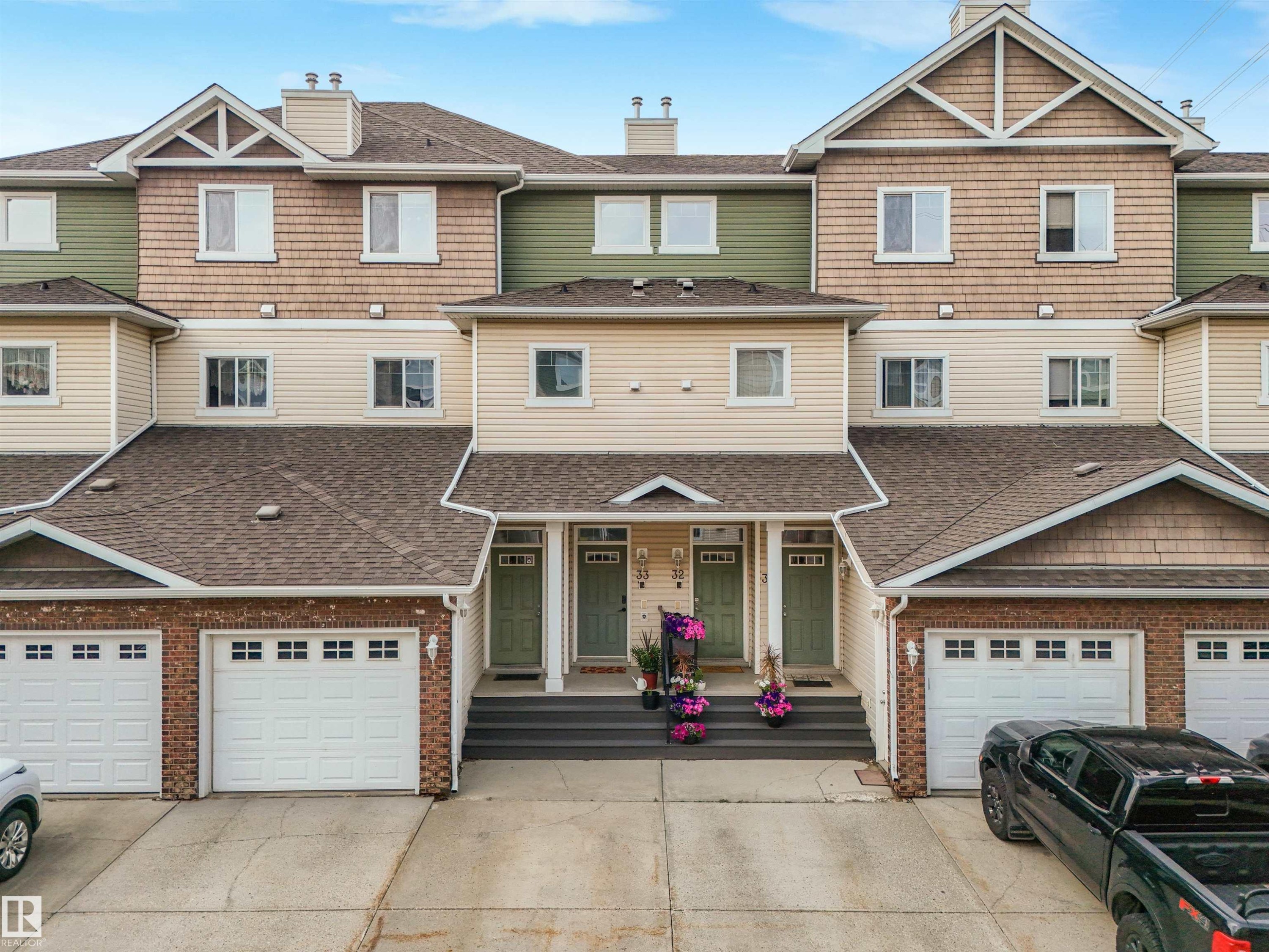 #33 3010 33 Av Nw, Edmonton, AB - Outdoor With Facade