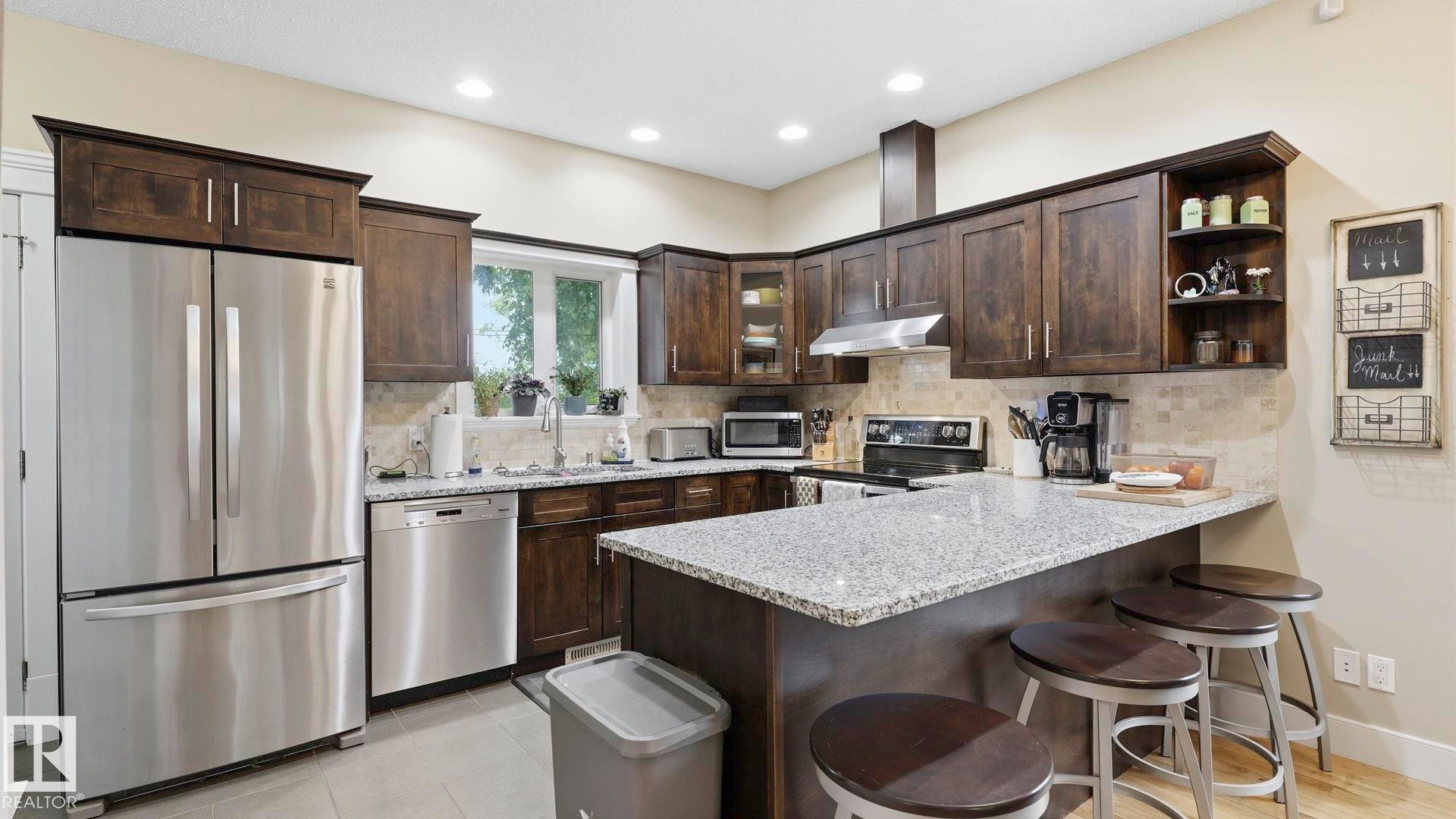 10112 105 Street, Westlock, AB - Indoor Photo Showing Kitchen