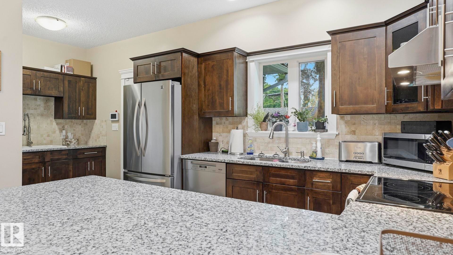 10112 105 Street, Westlock, AB - Indoor Photo Showing Kitchen