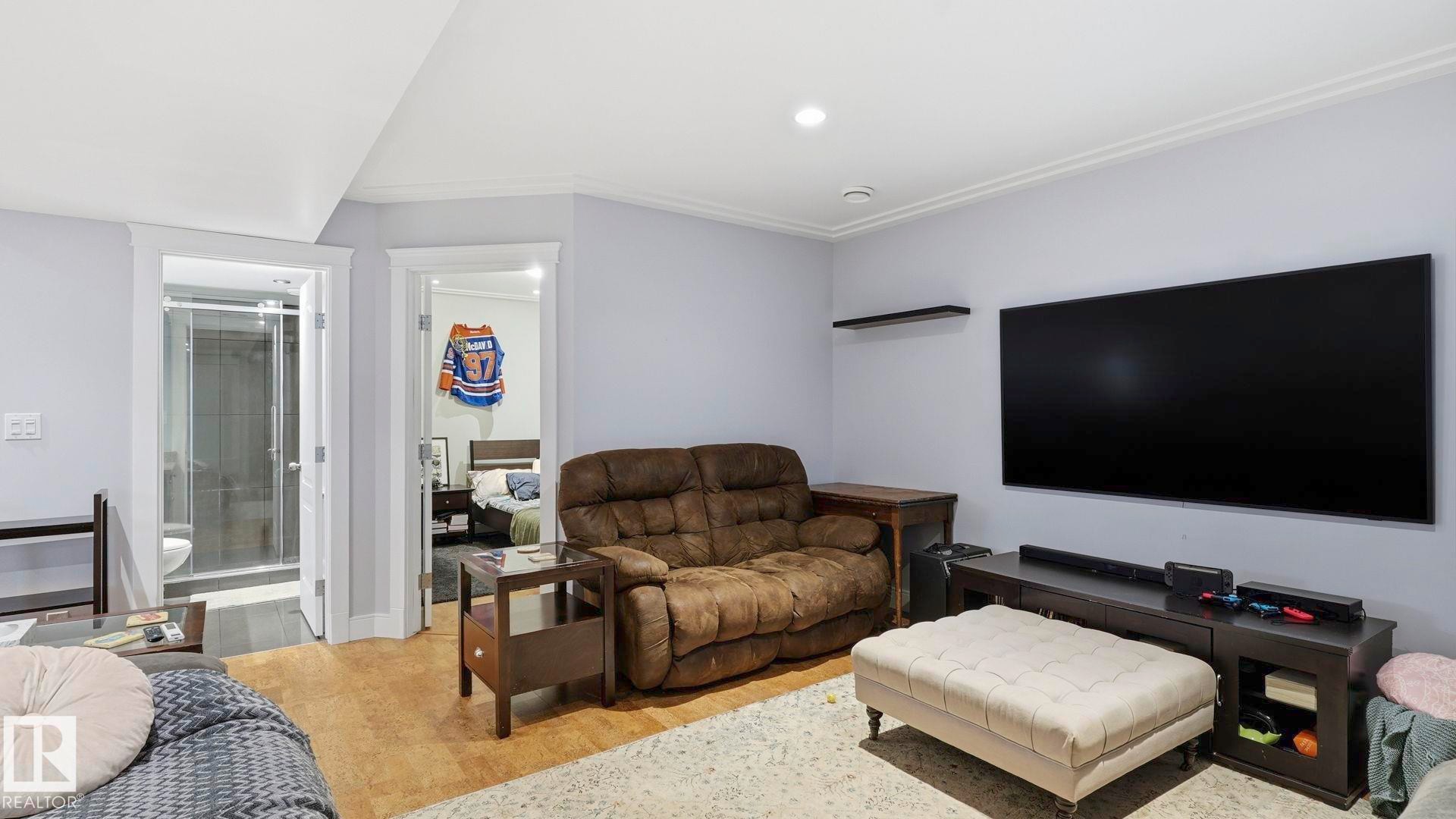 10112 105 Street, Westlock, AB - Indoor Photo Showing Living Room