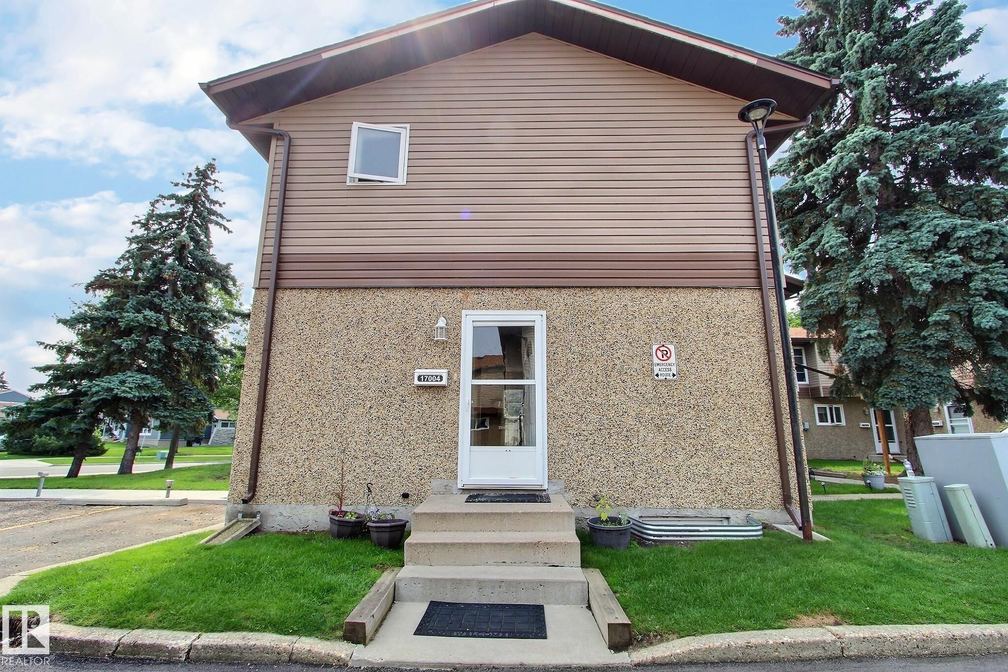 17004 100 Street Nw, Edmonton, AB - Outdoor With Exterior