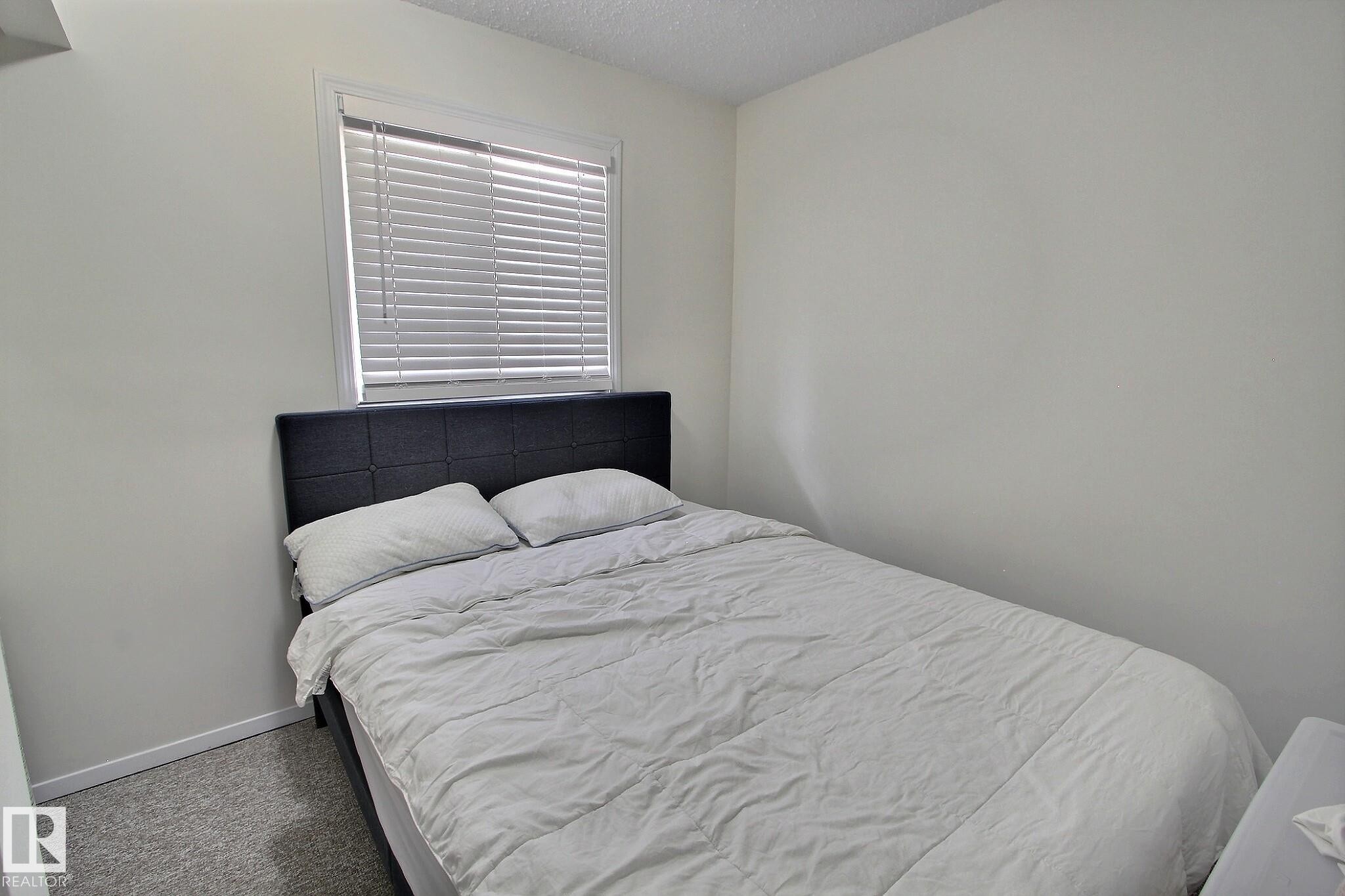 17004 100 Street Nw, Edmonton, AB - Indoor Photo Showing Bedroom