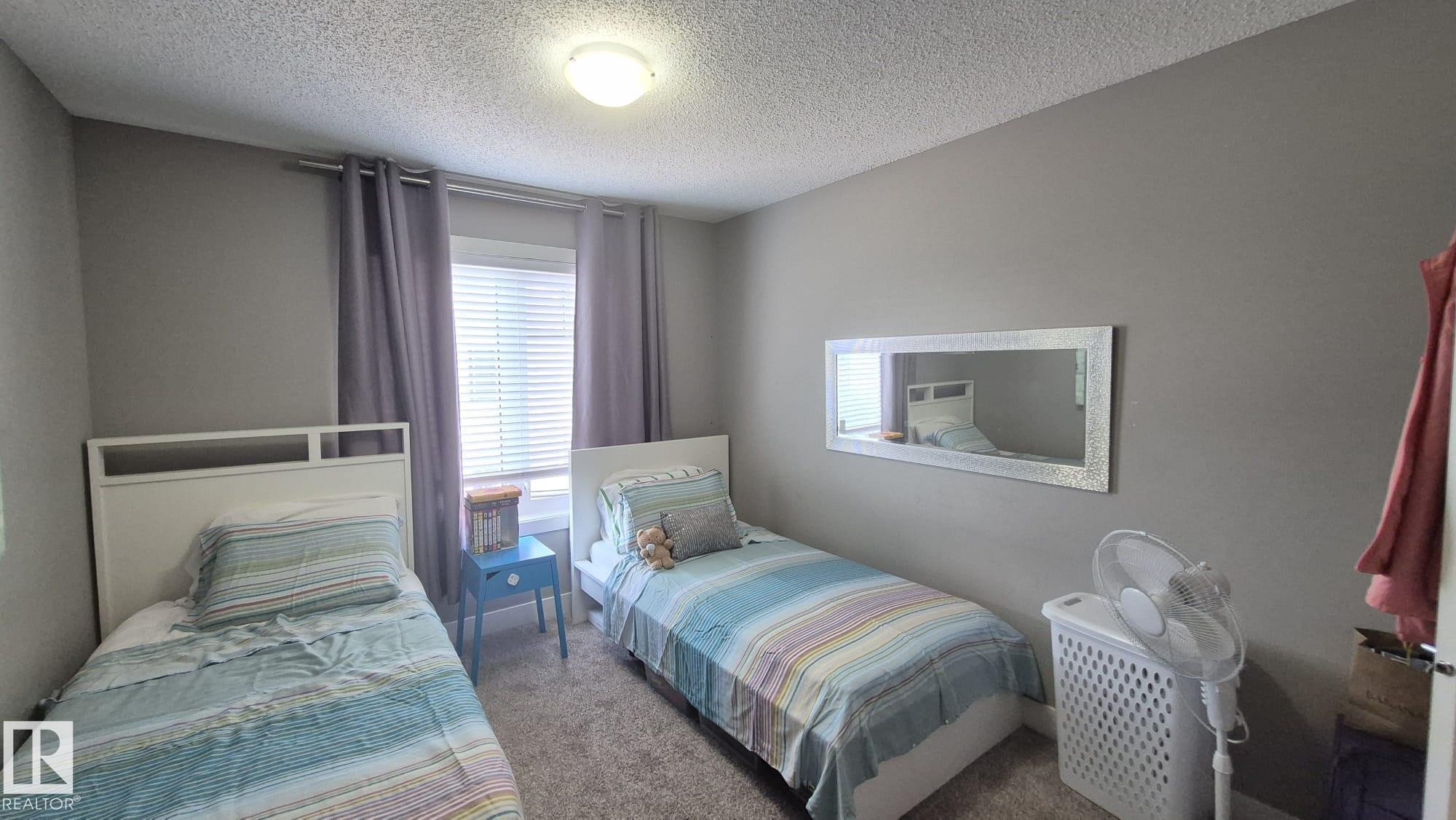 #9 804 Welsh Dr Sw, Edmonton, AB - Indoor Photo Showing Bedroom