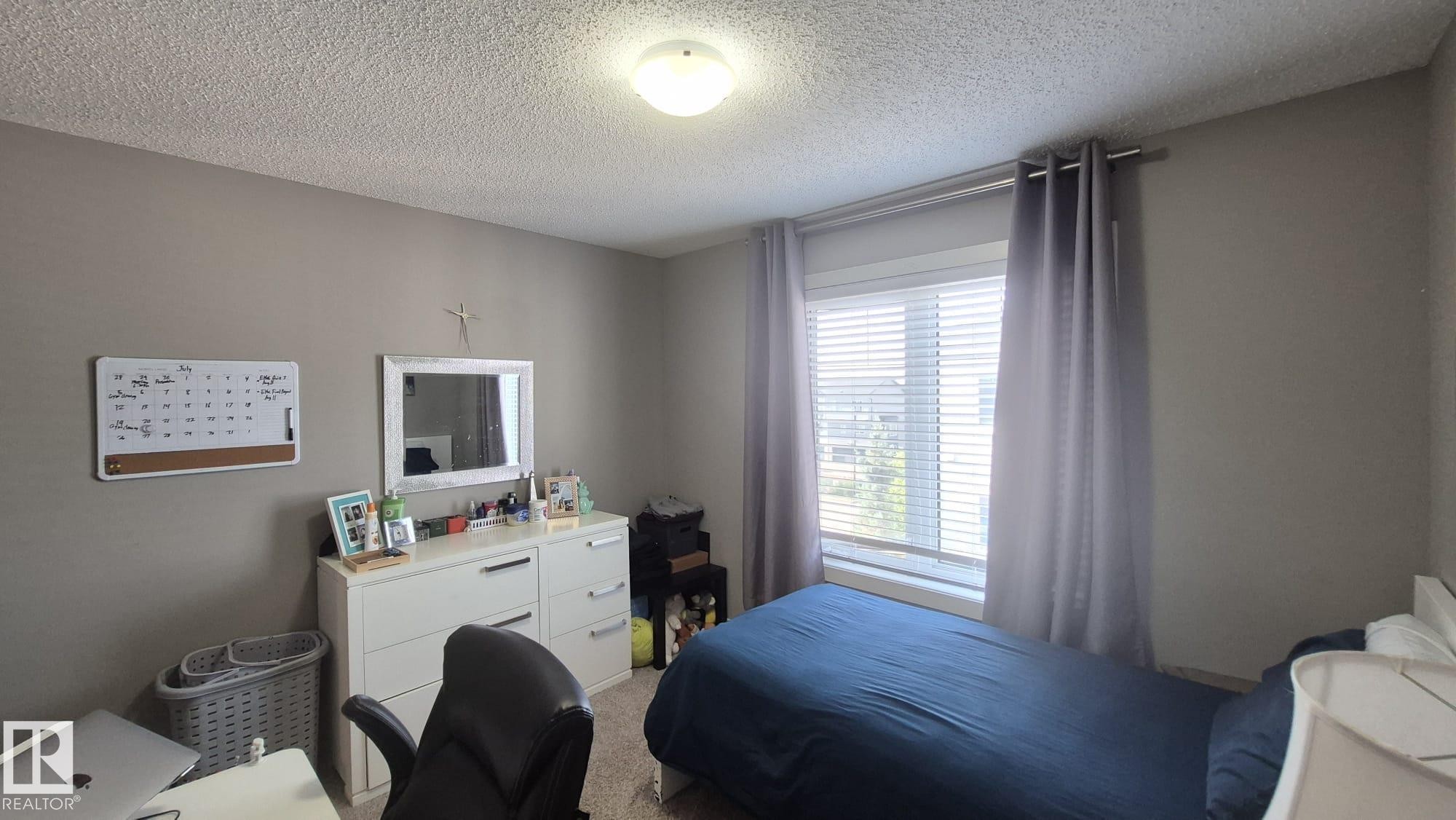 #9 804 Welsh Dr Sw, Edmonton, AB - Indoor Photo Showing Bedroom