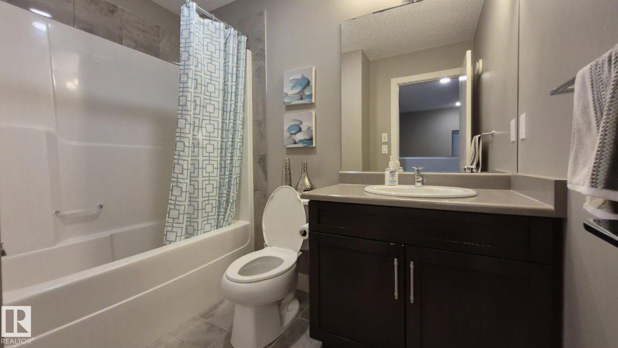 #9 804 Welsh Dr Sw, Edmonton, AB - Indoor Photo Showing Bathroom