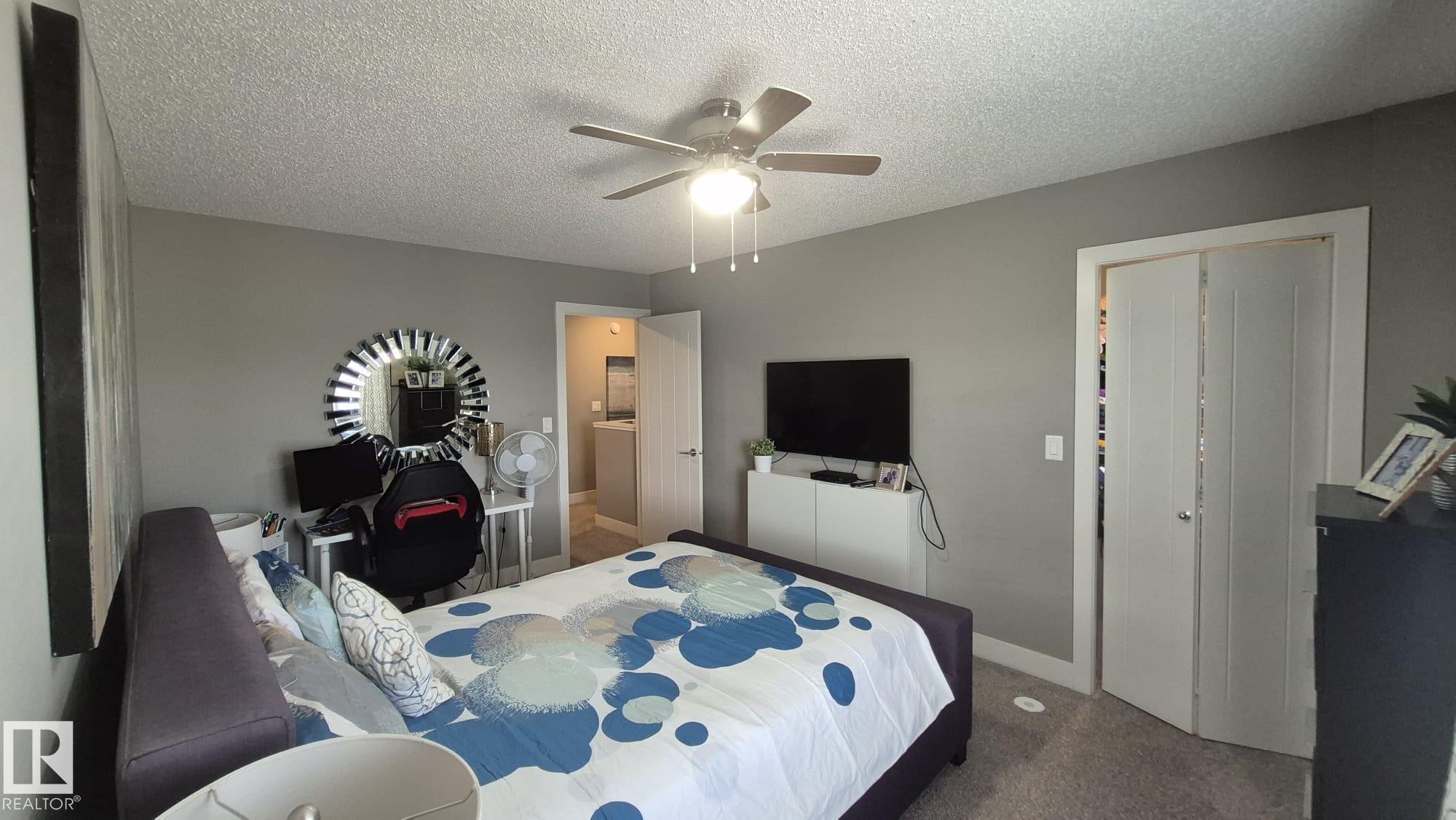 #9 804 Welsh Dr Sw, Edmonton, AB - Indoor Photo Showing Bedroom
