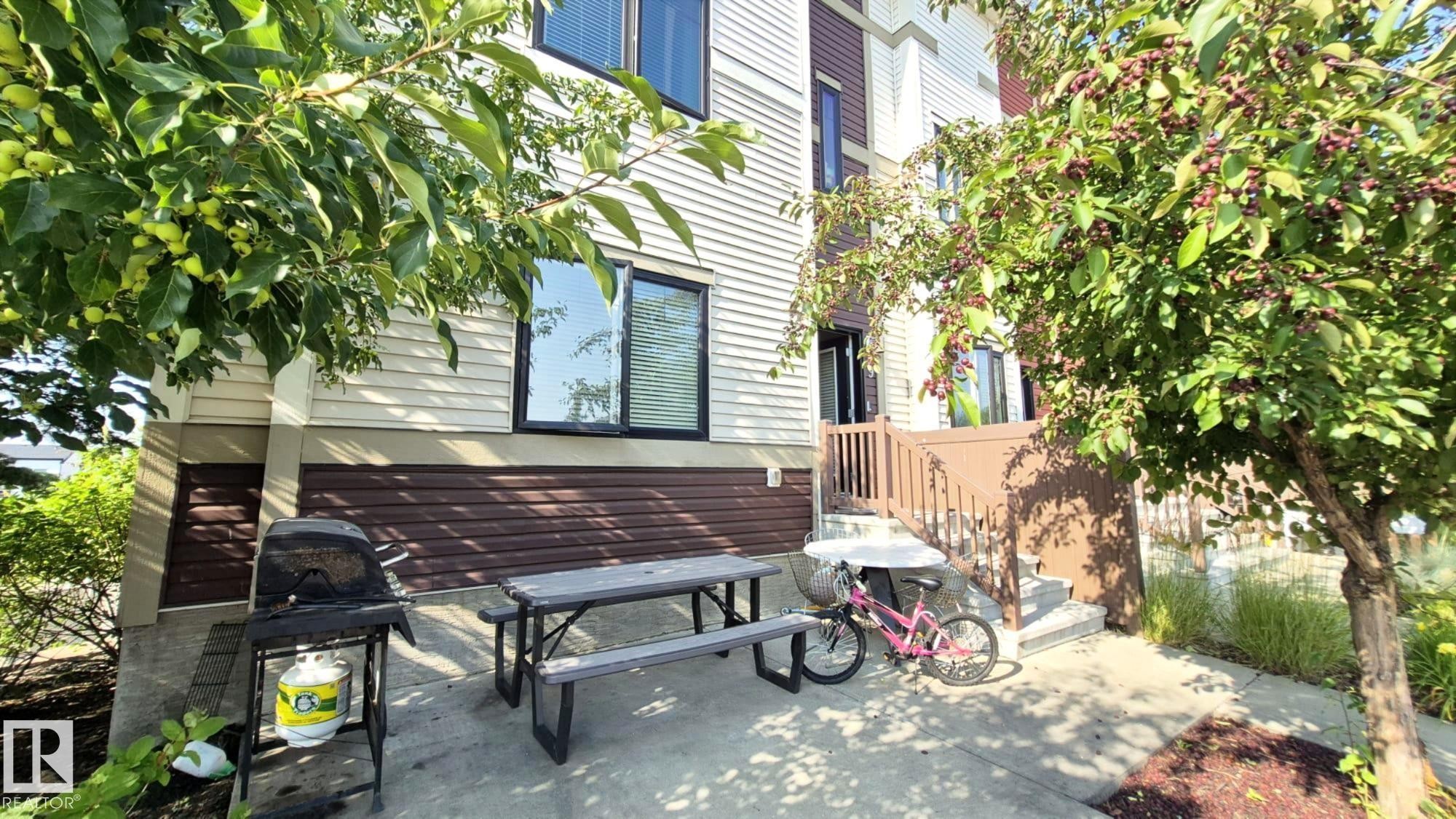 #9 804 Welsh Dr Sw, Edmonton, AB - Outdoor