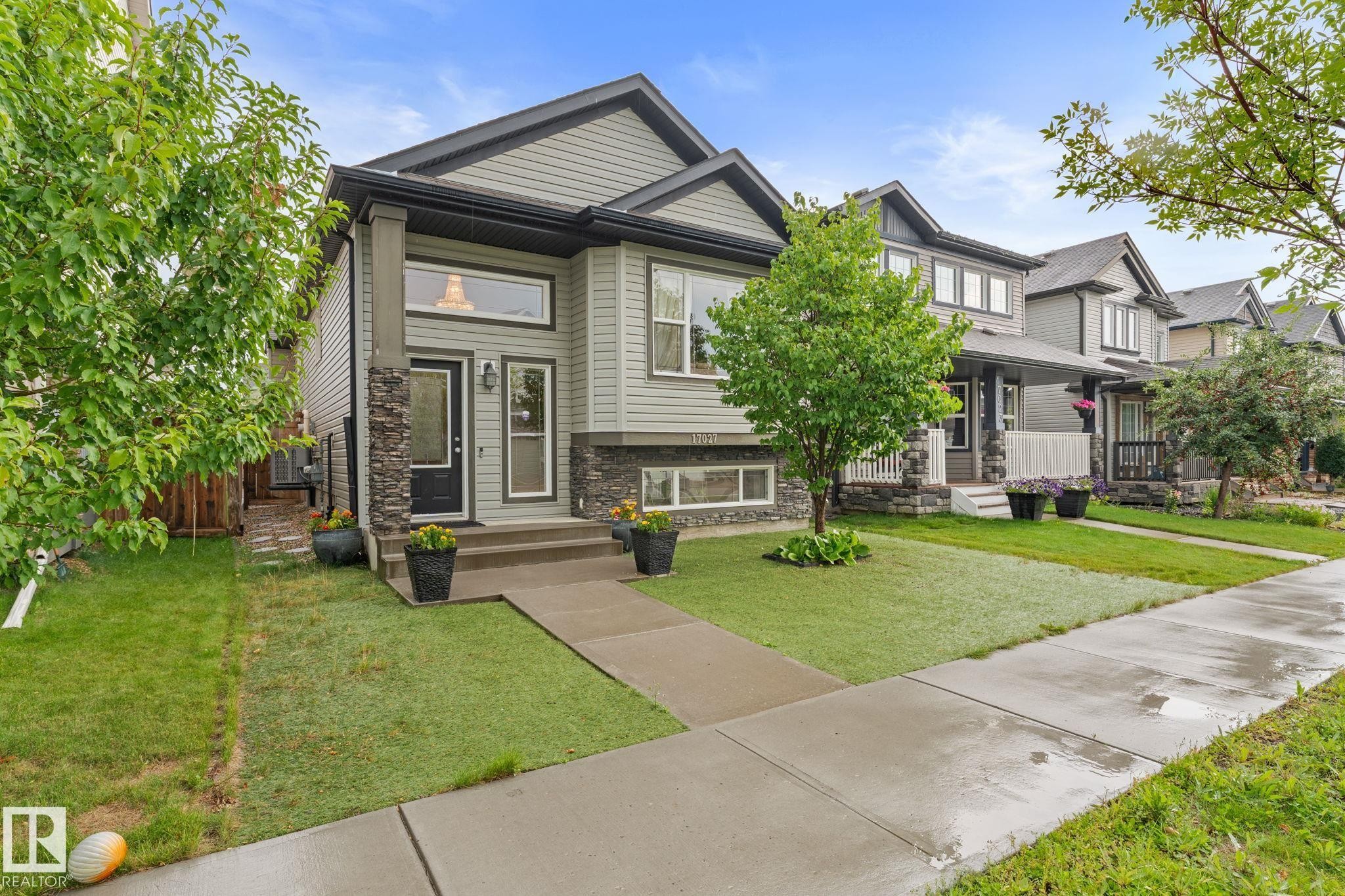 17027 121 Street Nw, Edmonton, AB - Outdoor With Facade