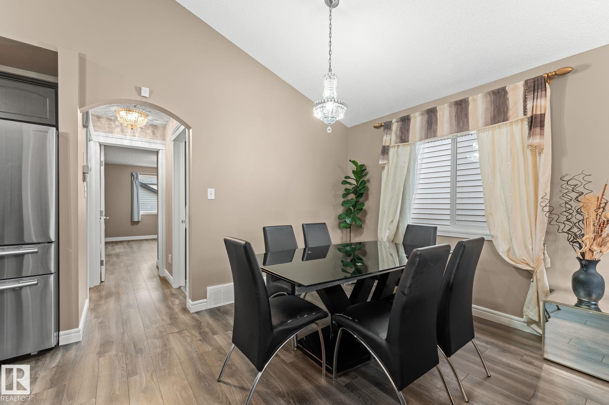 17027 121 Street Nw, Edmonton, AB - Indoor Photo Showing Dining Room